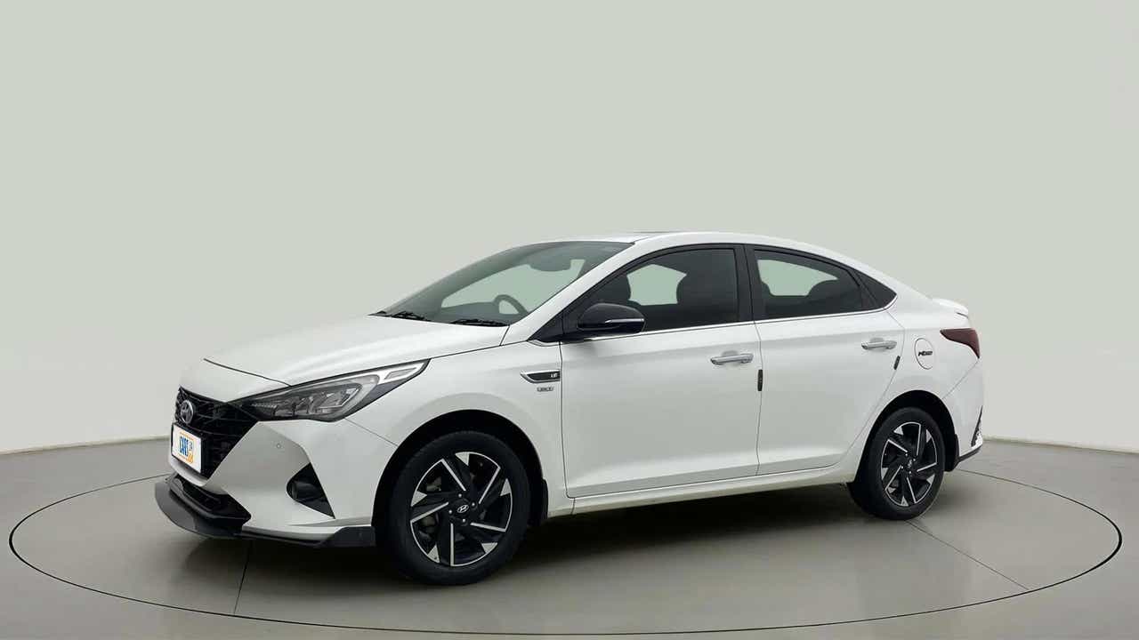 Front and side view of a Hyundai Verna