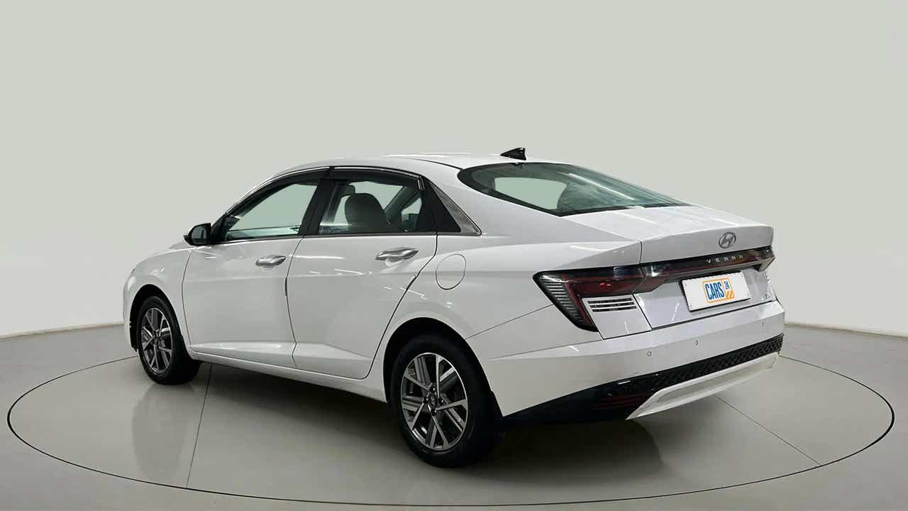 Rear three-quarter view of a Hyundai Verna