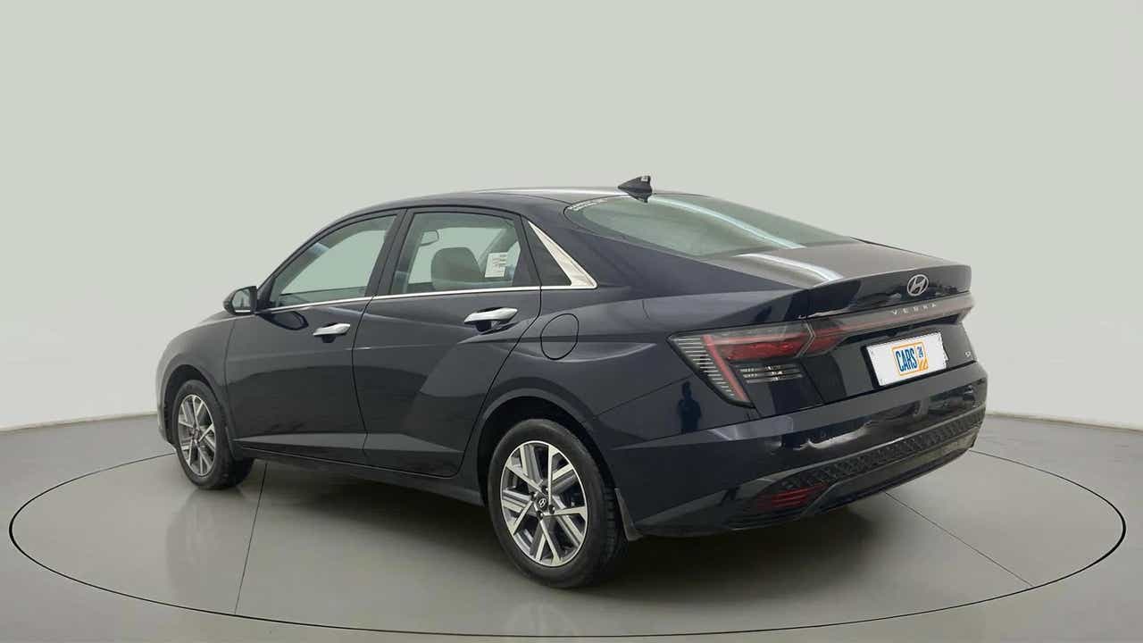 Rear three-quarter view of a Hyundai Verna