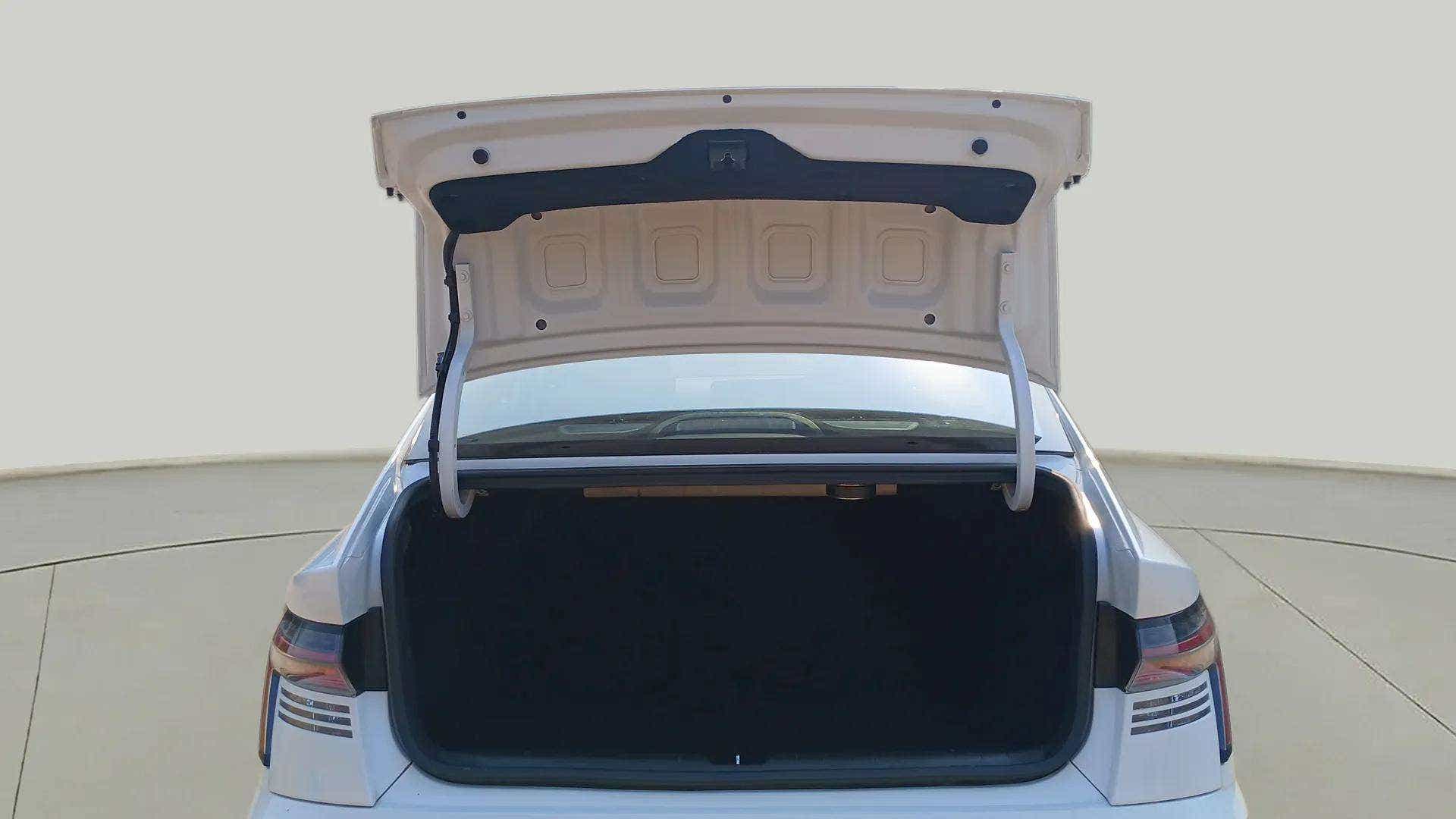 Open trunk view of a Hyundai Verna
