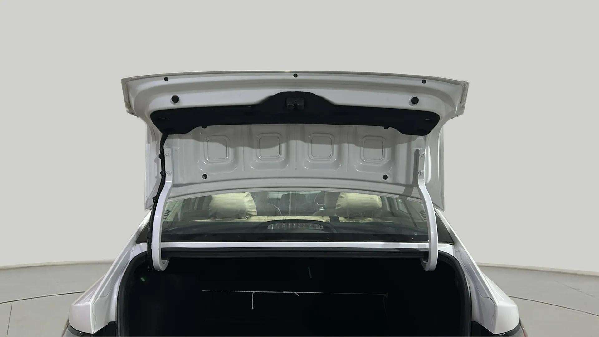 Open trunk view of a Hyundai Verna