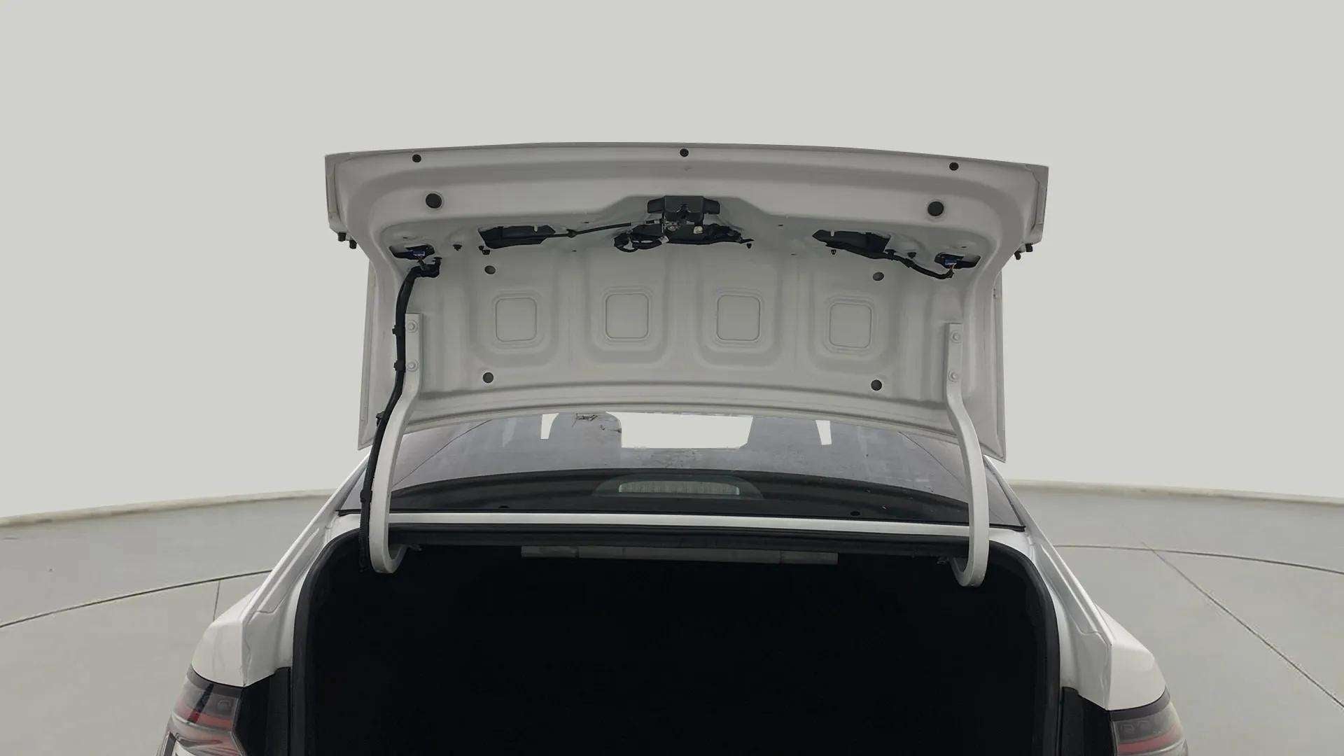 Open trunk view of a Hyundai Verna