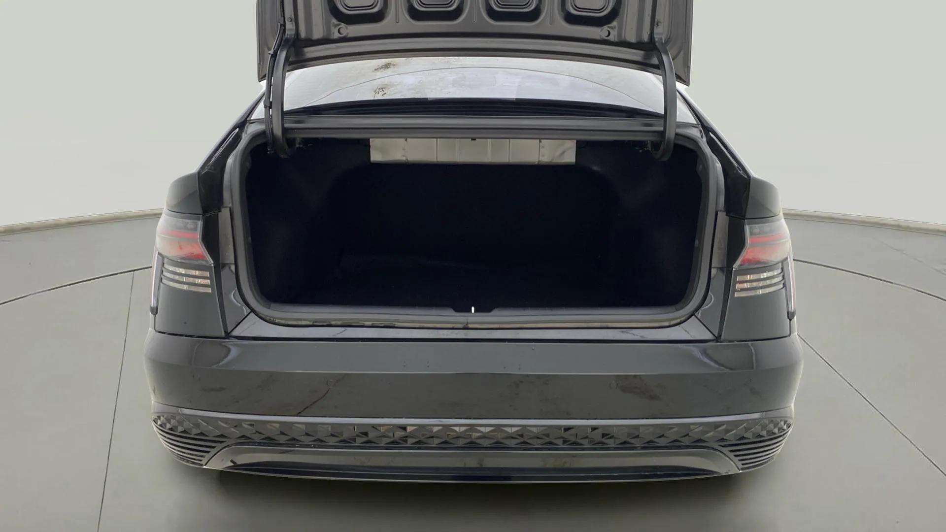 Open trunk view of a Hyundai Verna