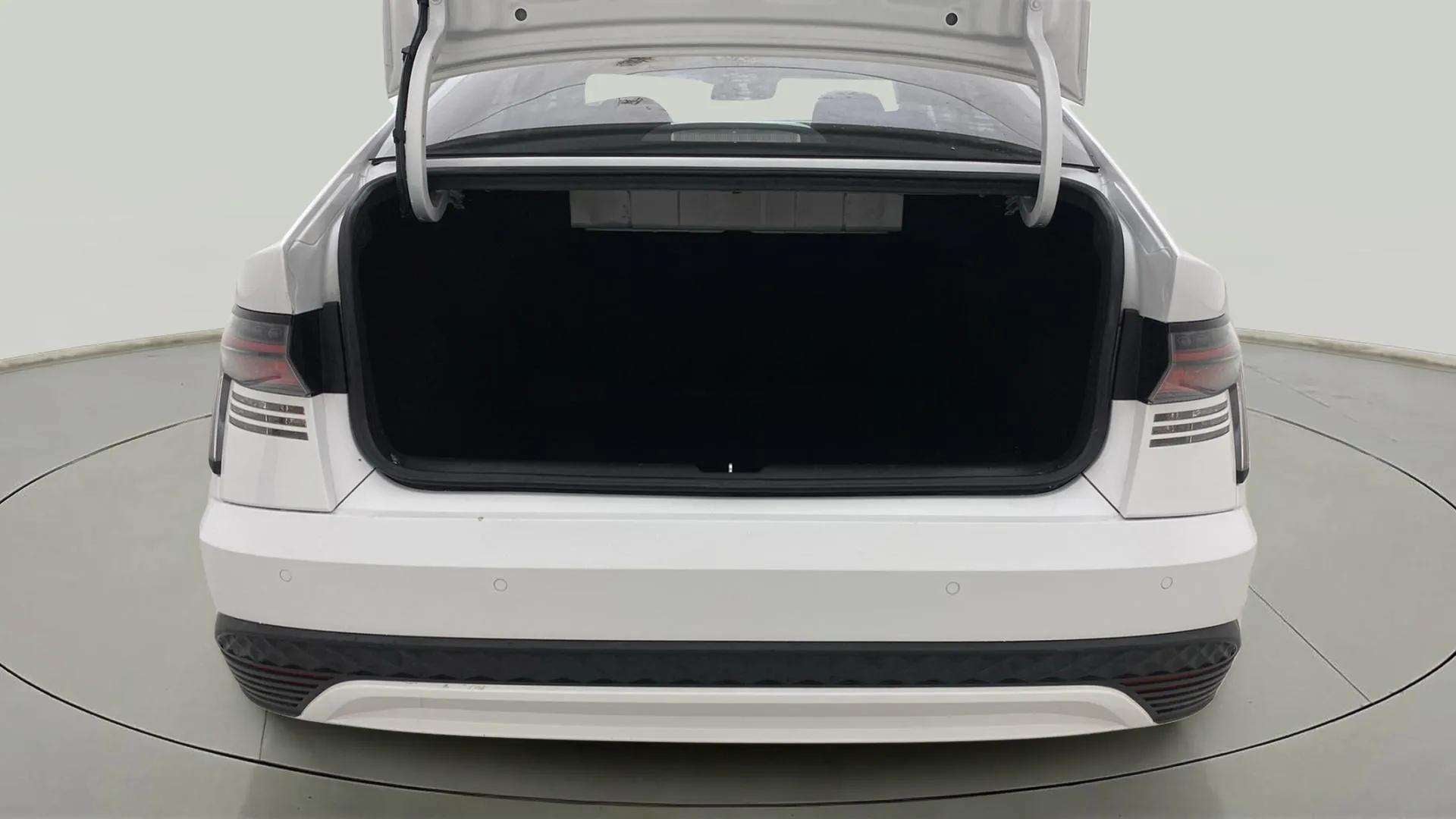 Open trunk view of a Hyundai Verna