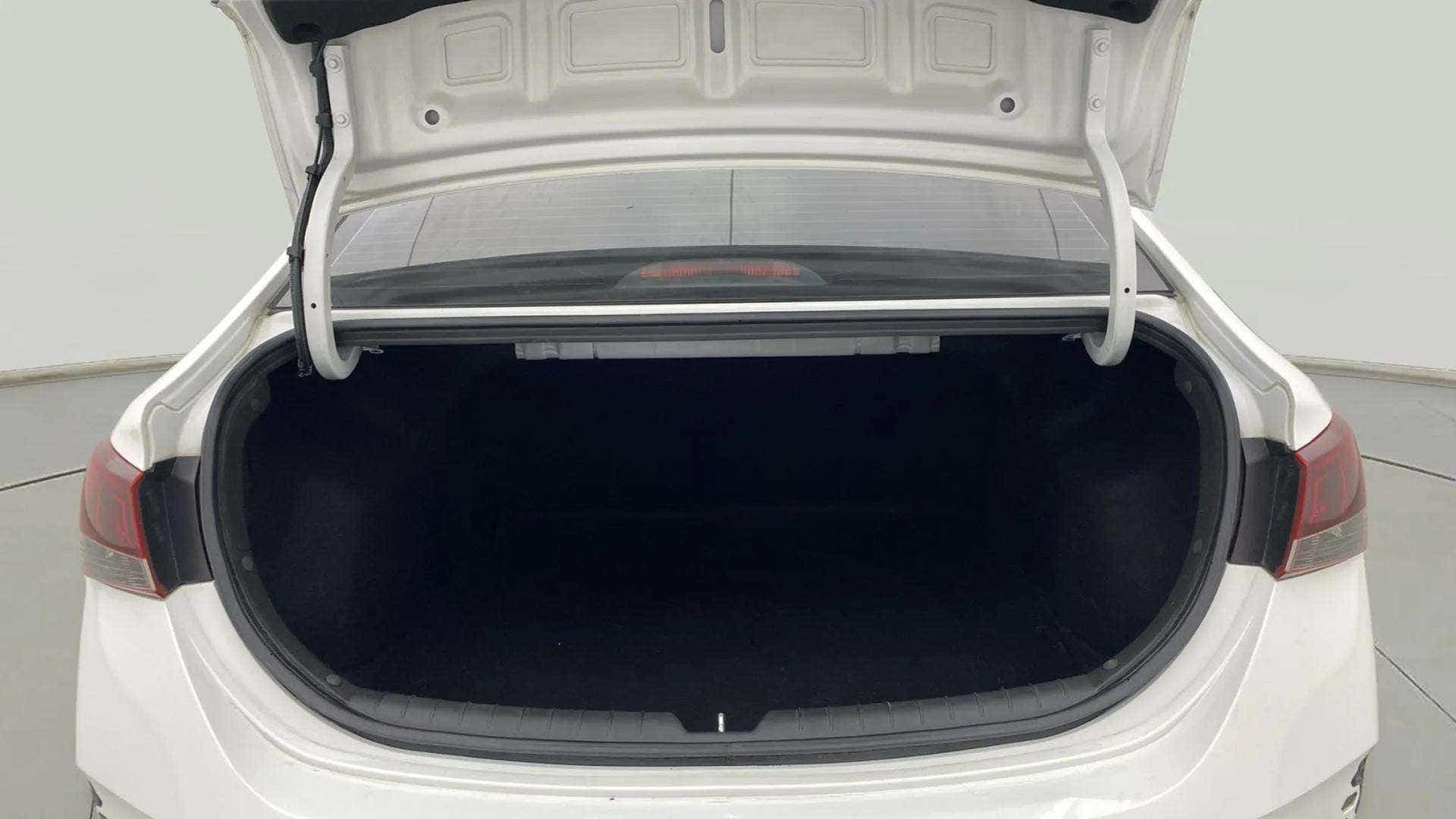 Open trunk view of a Hyundai Verna