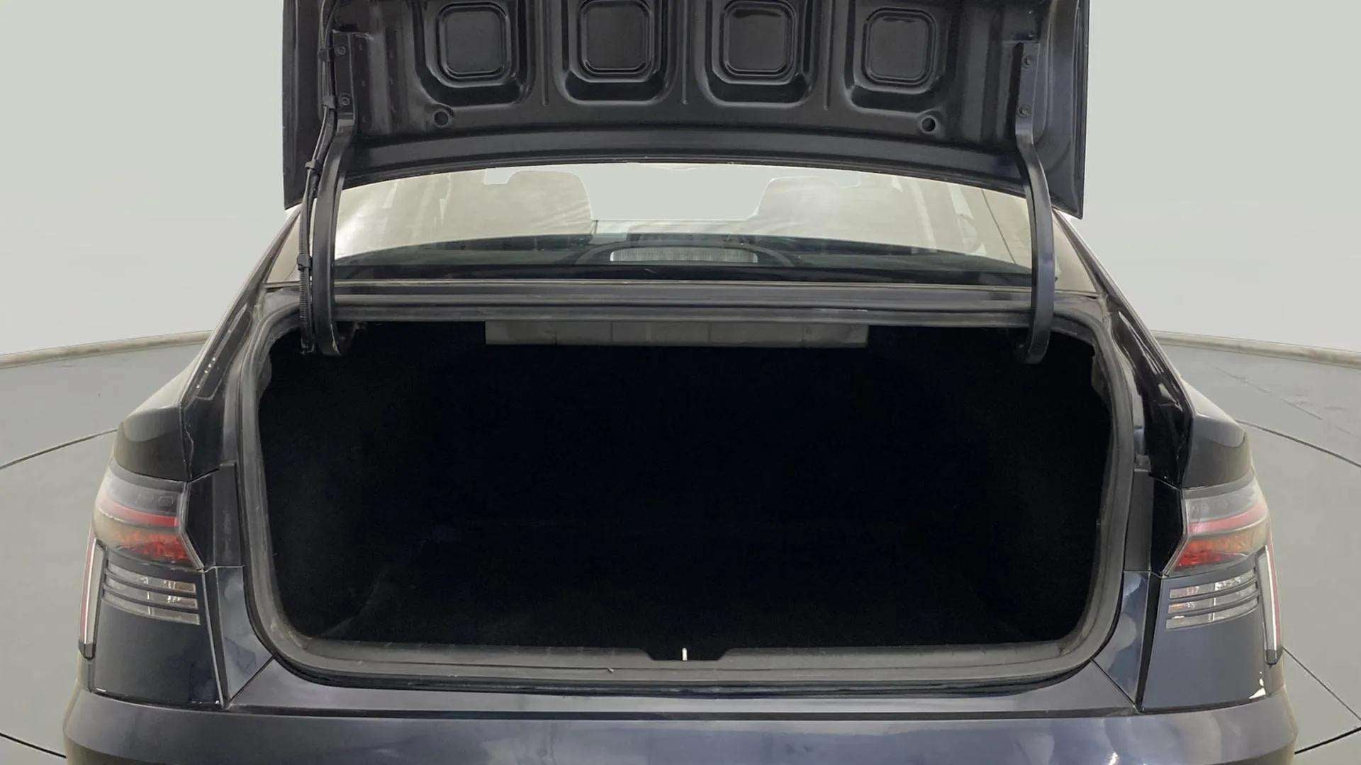 Open trunk view of a Hyundai Verna