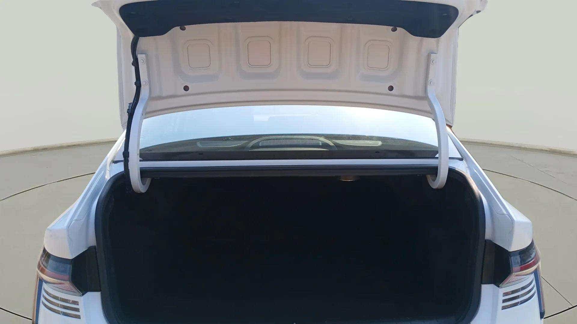 Open trunk view of a Hyundai Verna