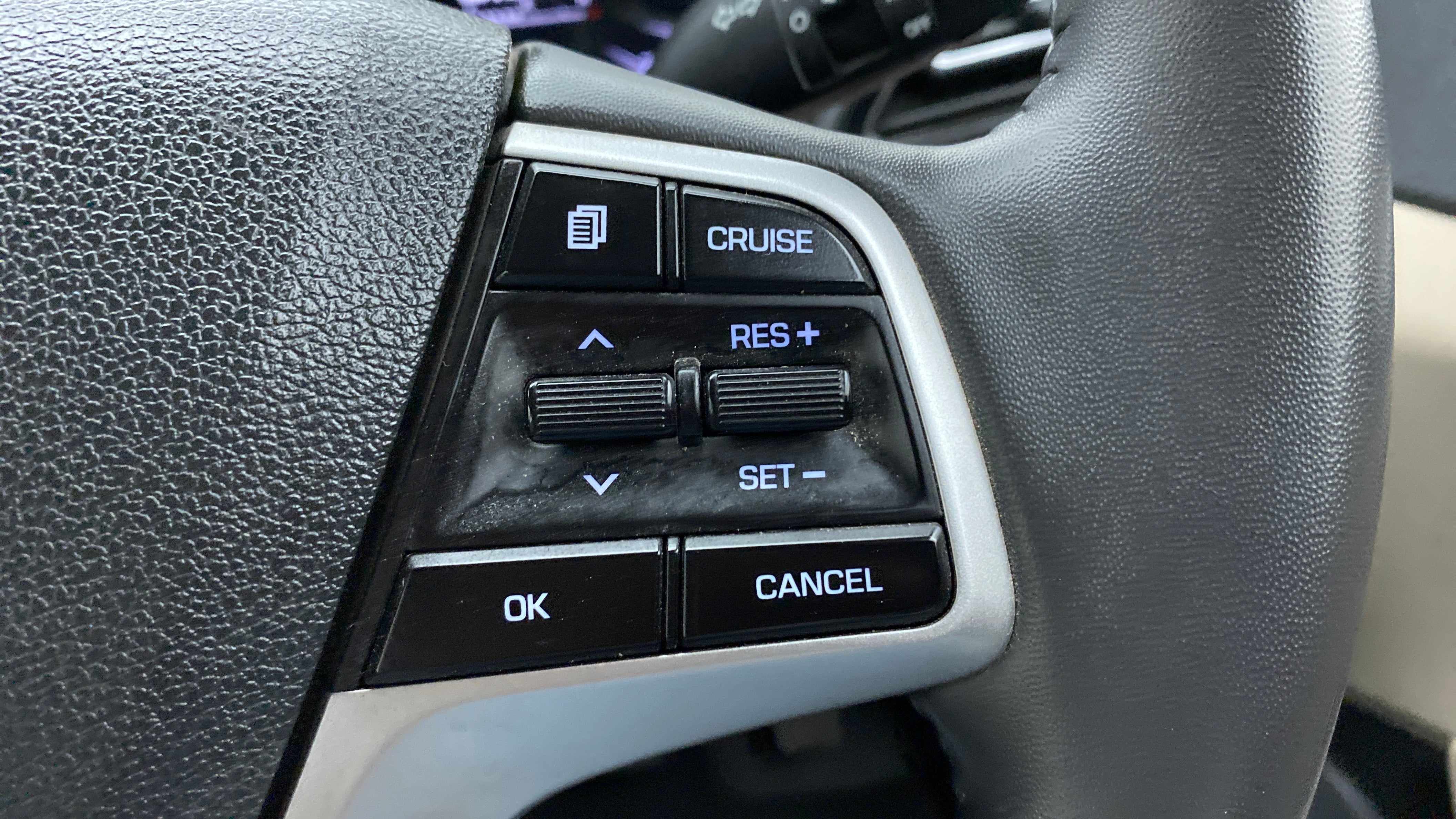 Steering wheel cruise control buttons of a Hyundai Verna