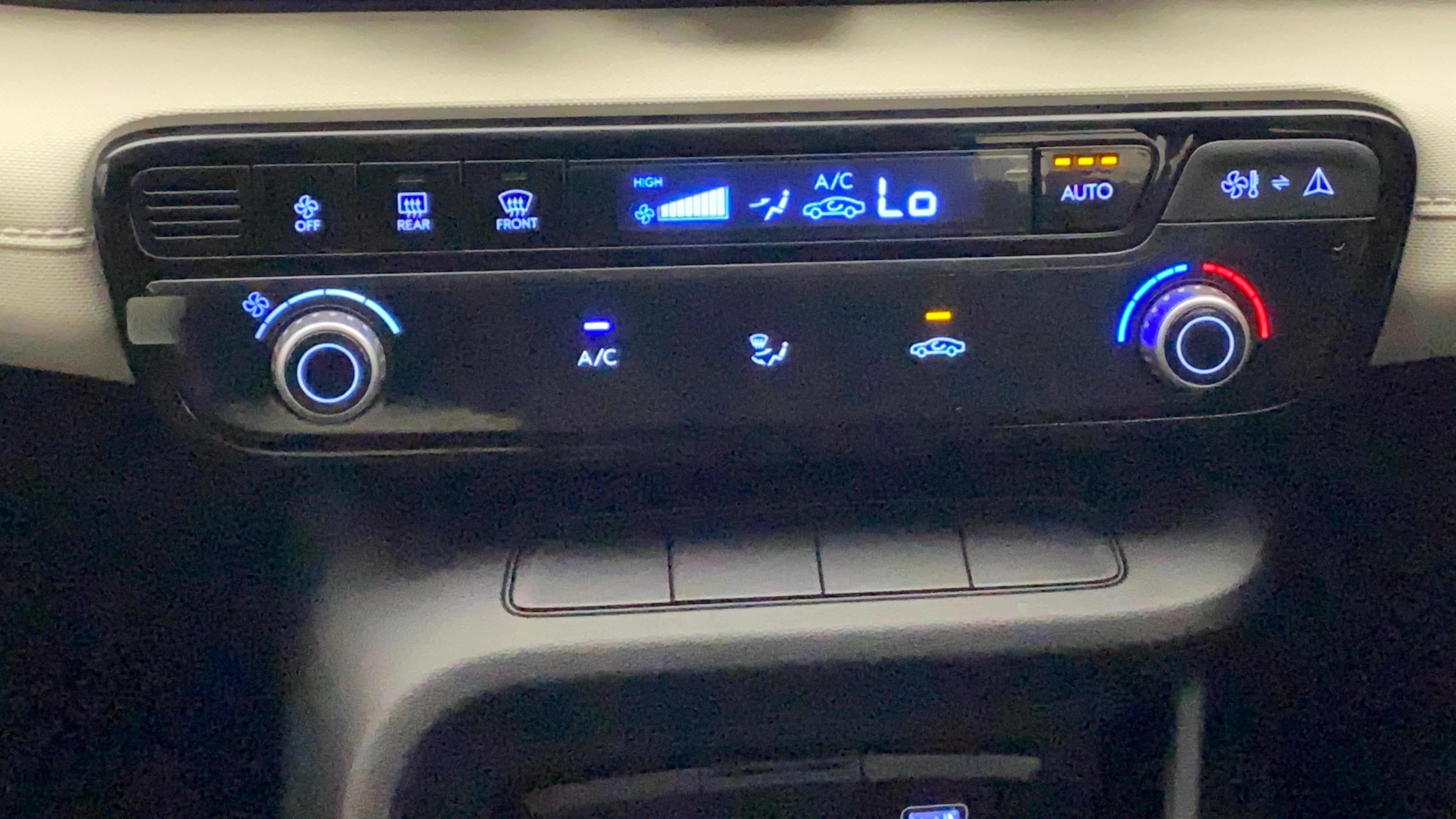 Dashboard climate control panel of a Hyundai Verna