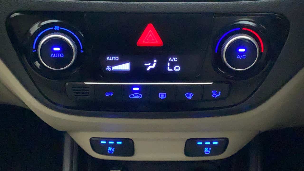 Climate control panel of a Hyundai Verna