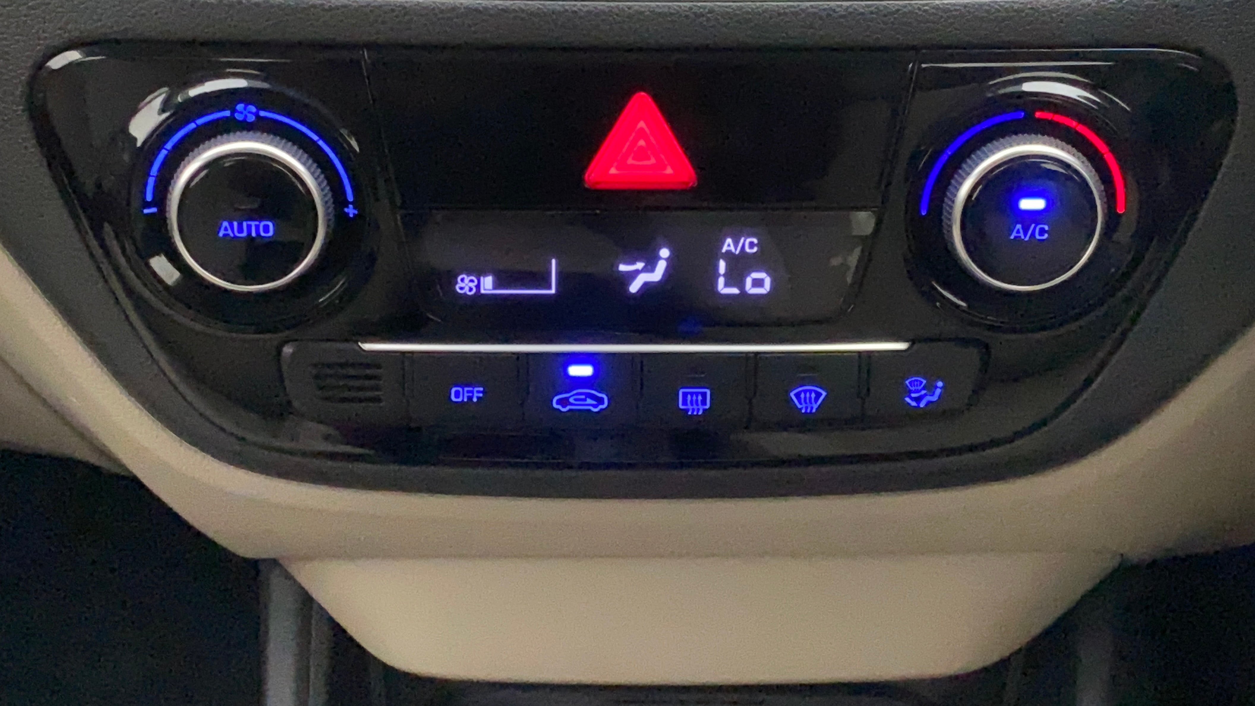 Climate control panel of a Hyundai Verna