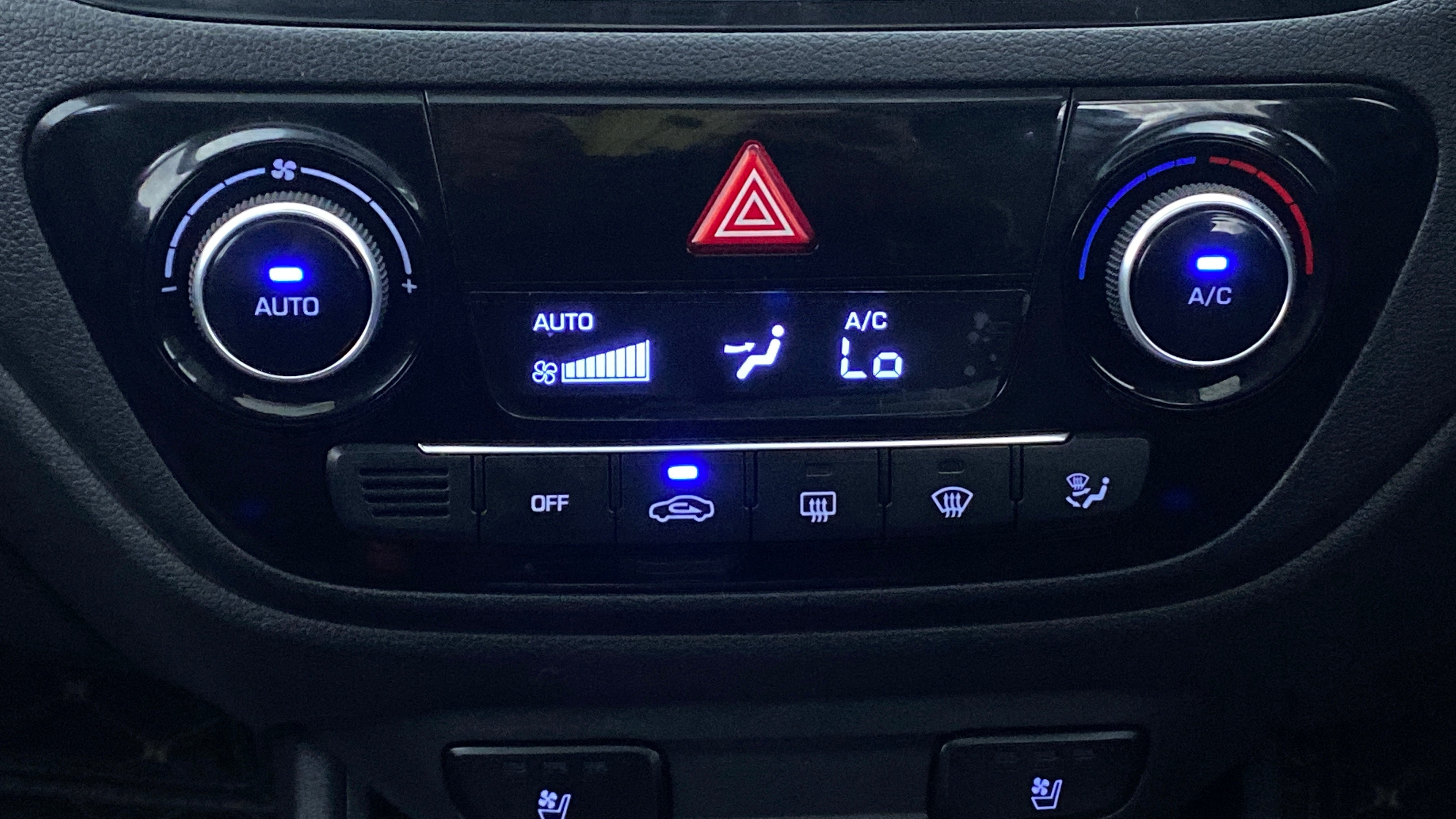 Dashboard climate control panel of a Hyundai Verna