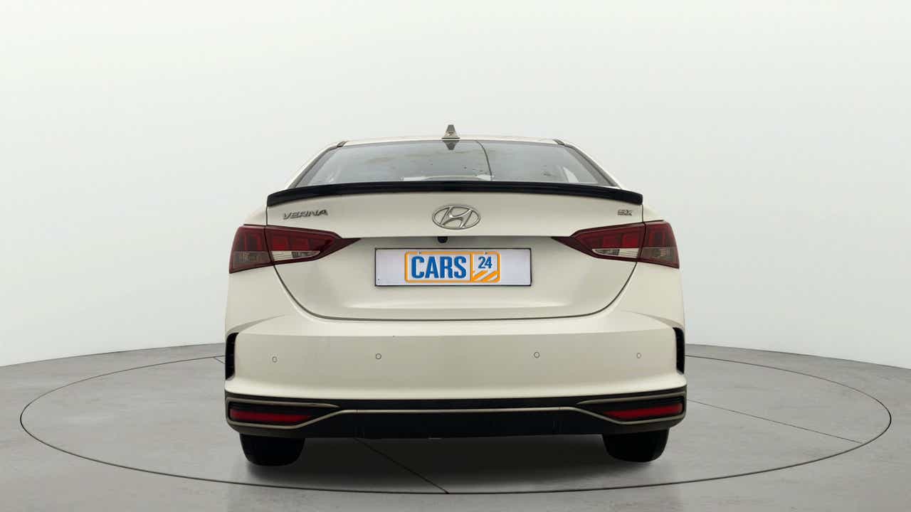 Rear view of a Hyundai Verna SX