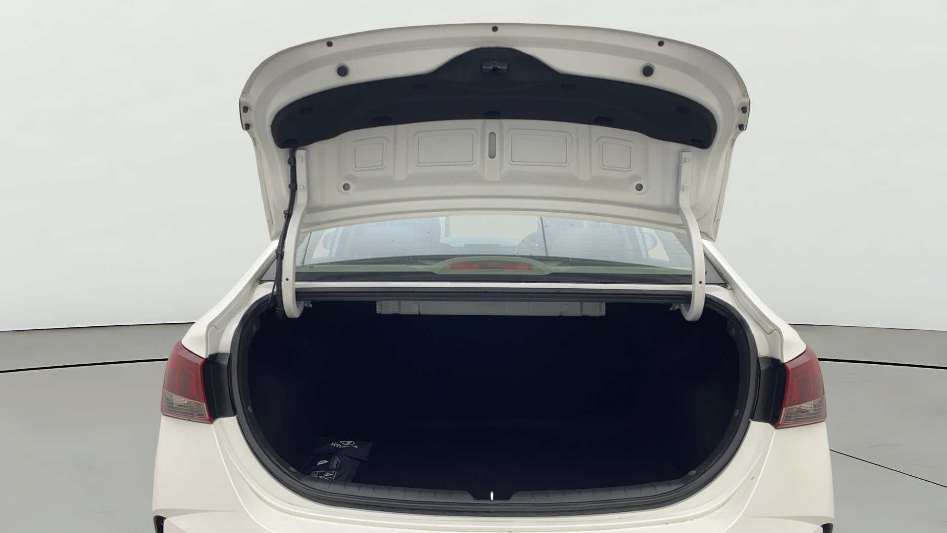 Open boot view of a Hyundai Verna