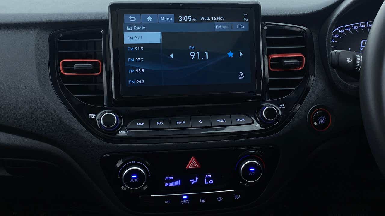 Central dashboard view of a Hyundai Verna