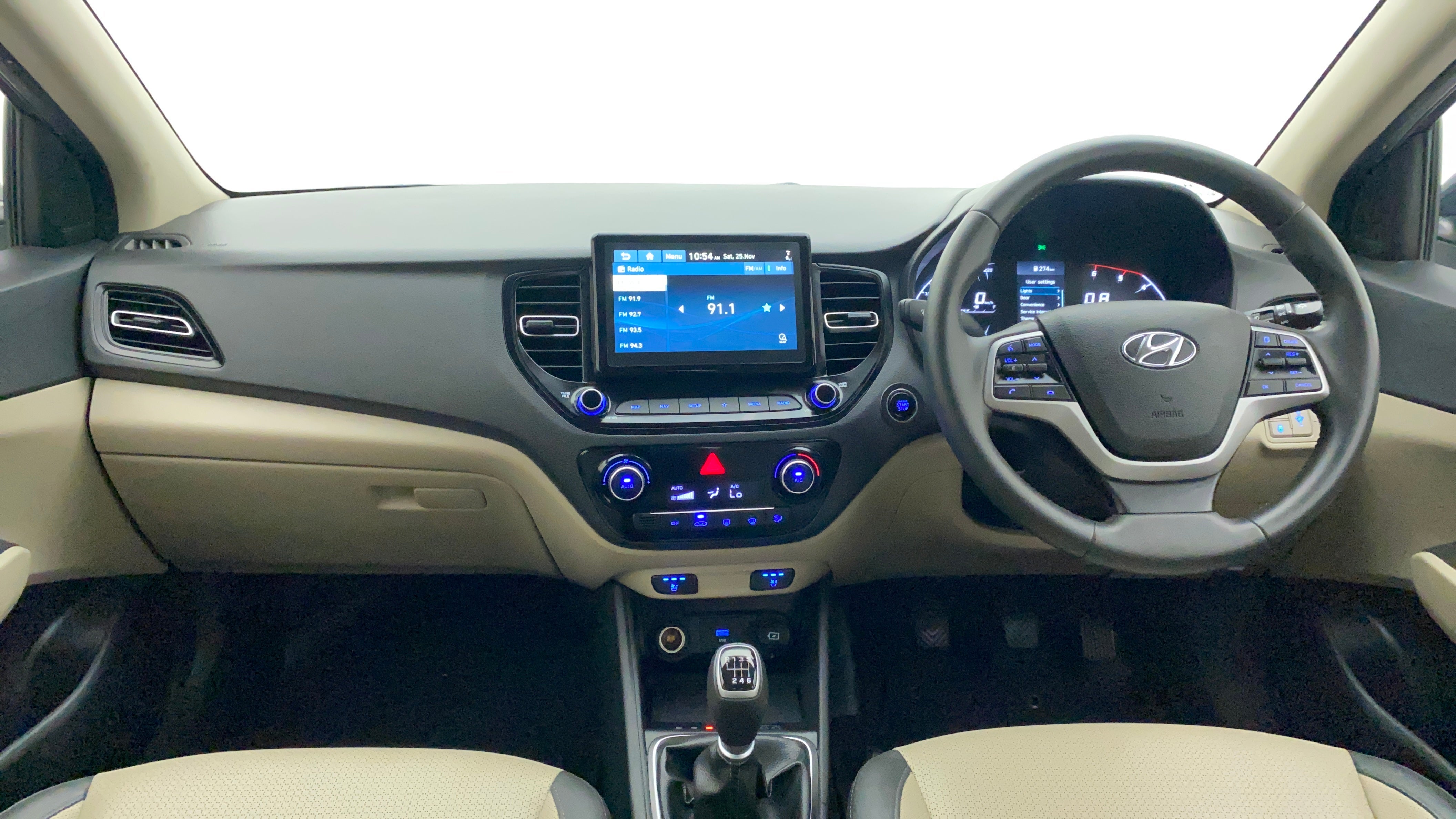 Dashboard and steering wheel of a Hyundai Verna