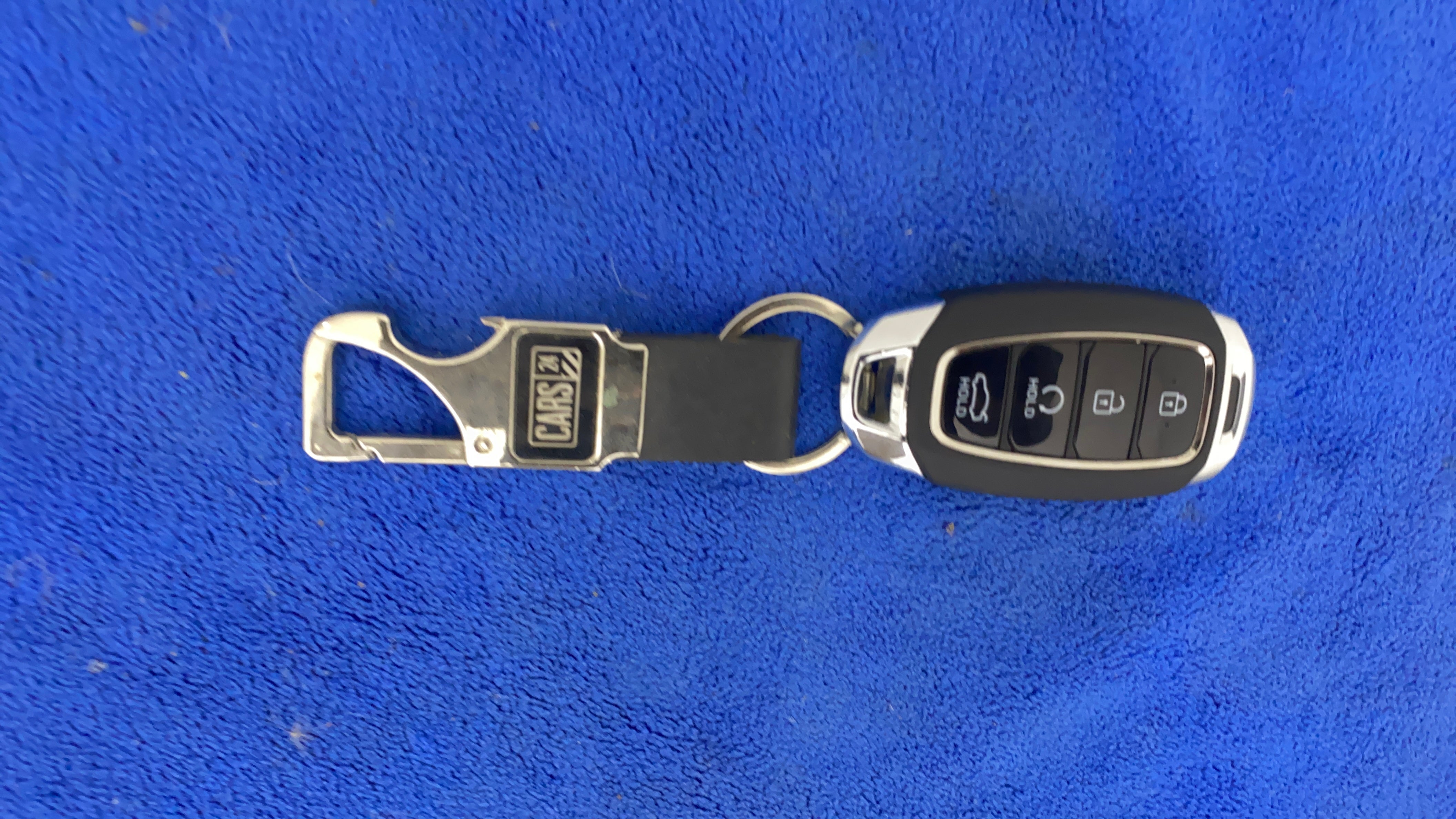 Car key fob of a Hyundai Verna