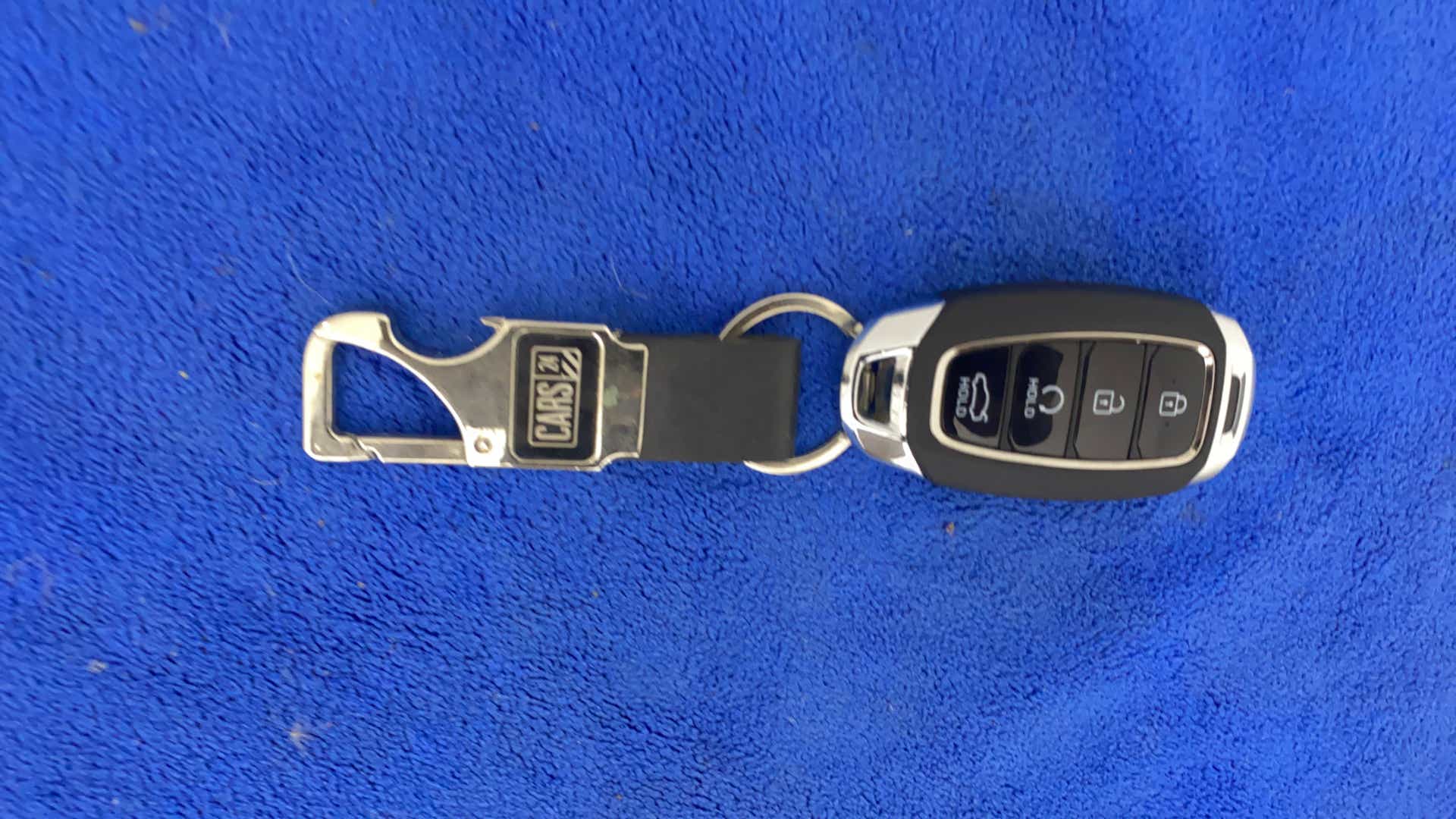 Car key fob of a Hyundai Verna
