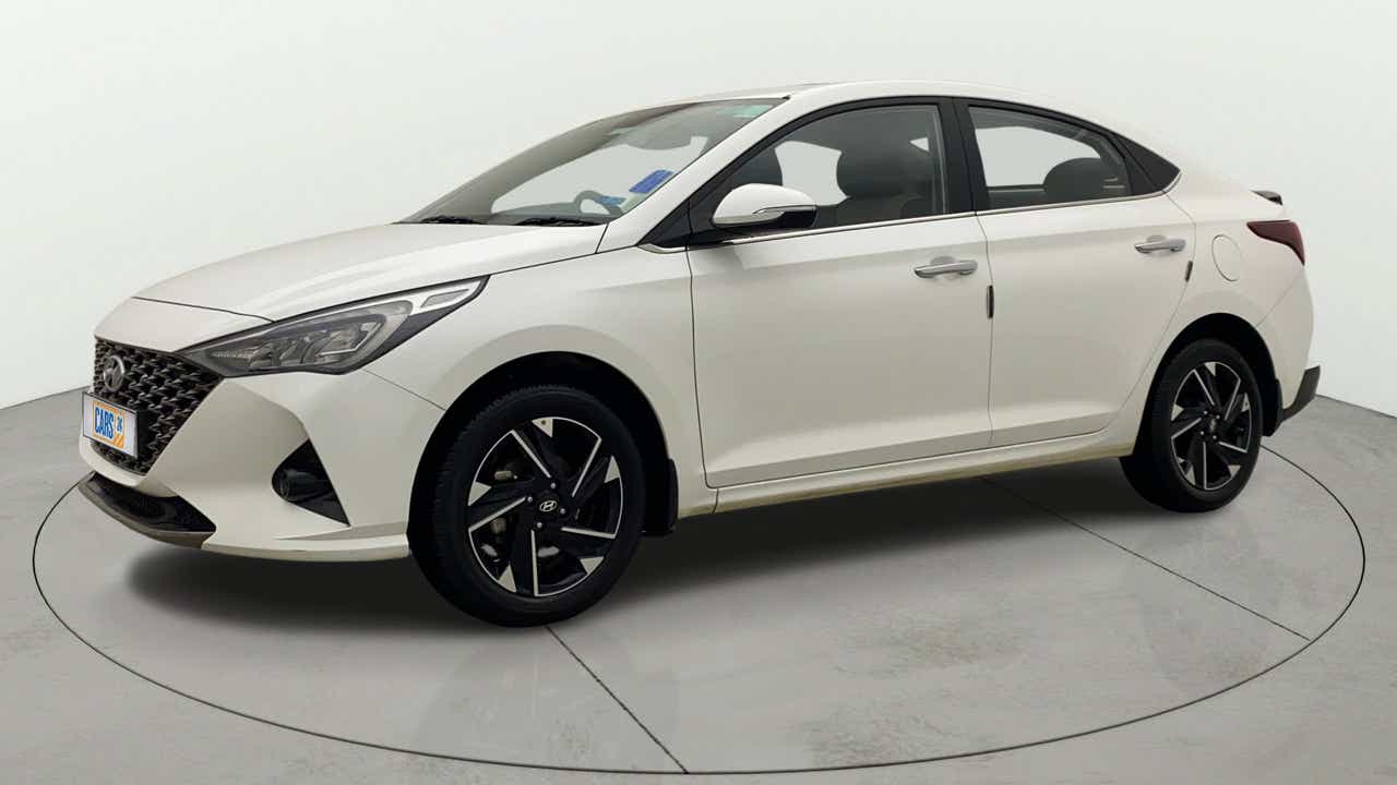 Front side view of a Hyundai Verna