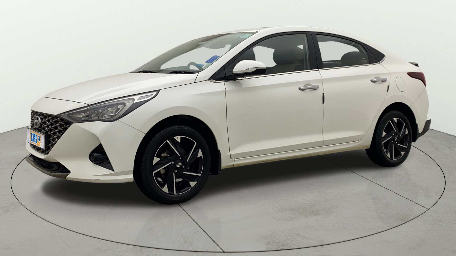 Front side view of a Hyundai Verna