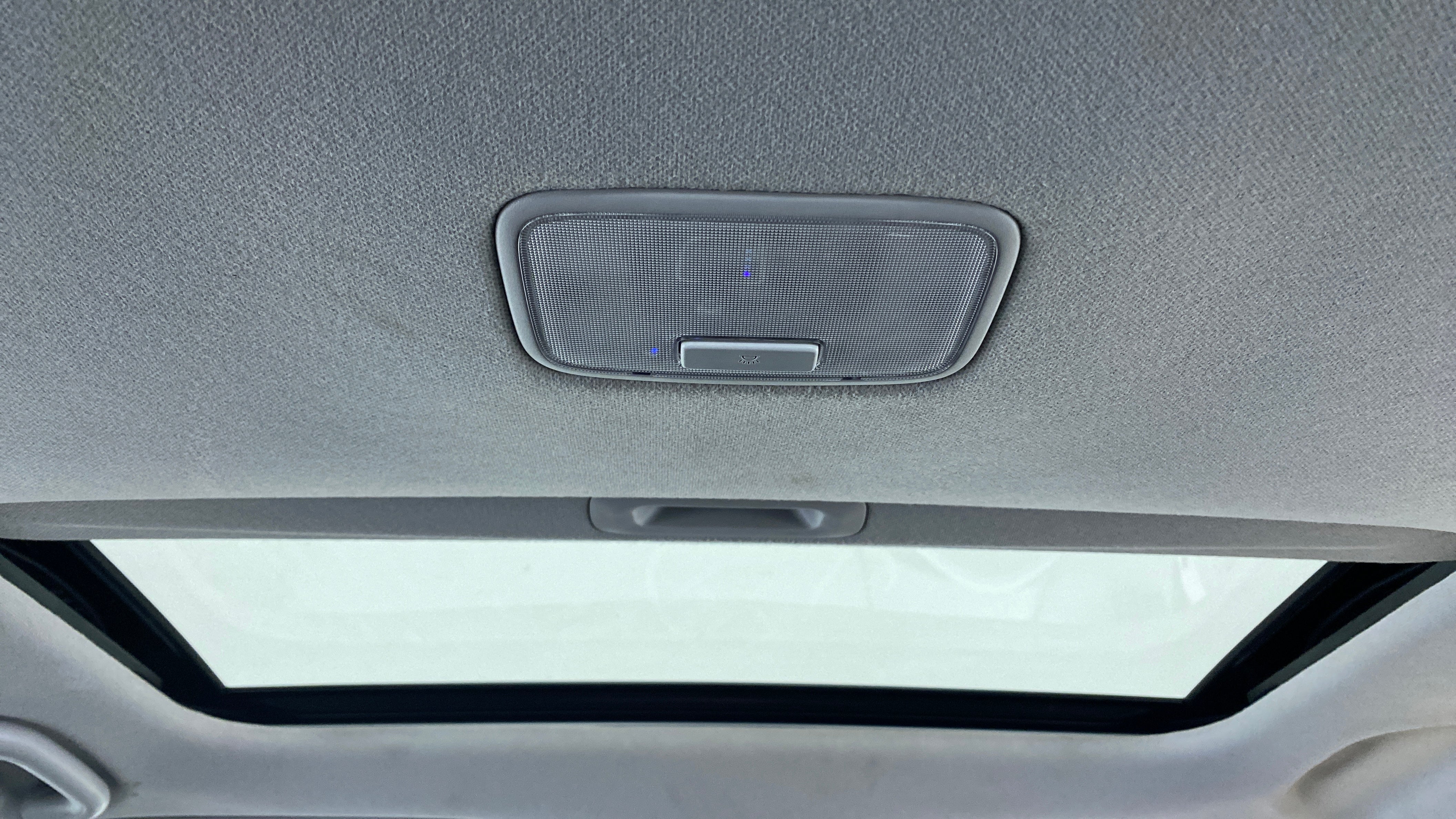 Interior sunroof and dome light view of a Hyundai Verna