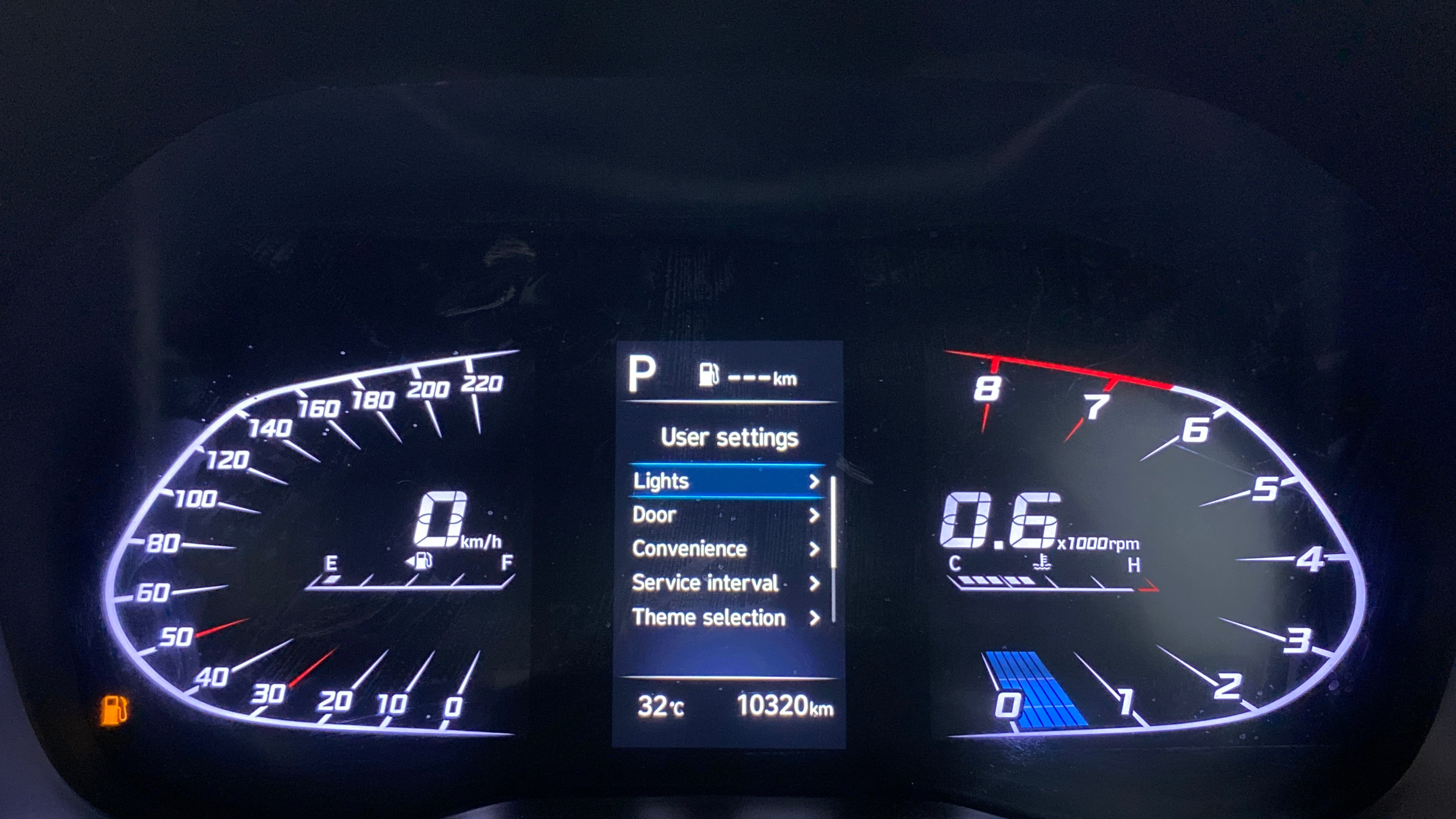 Instrument cluster and dashboard display of a Hyundai Verna