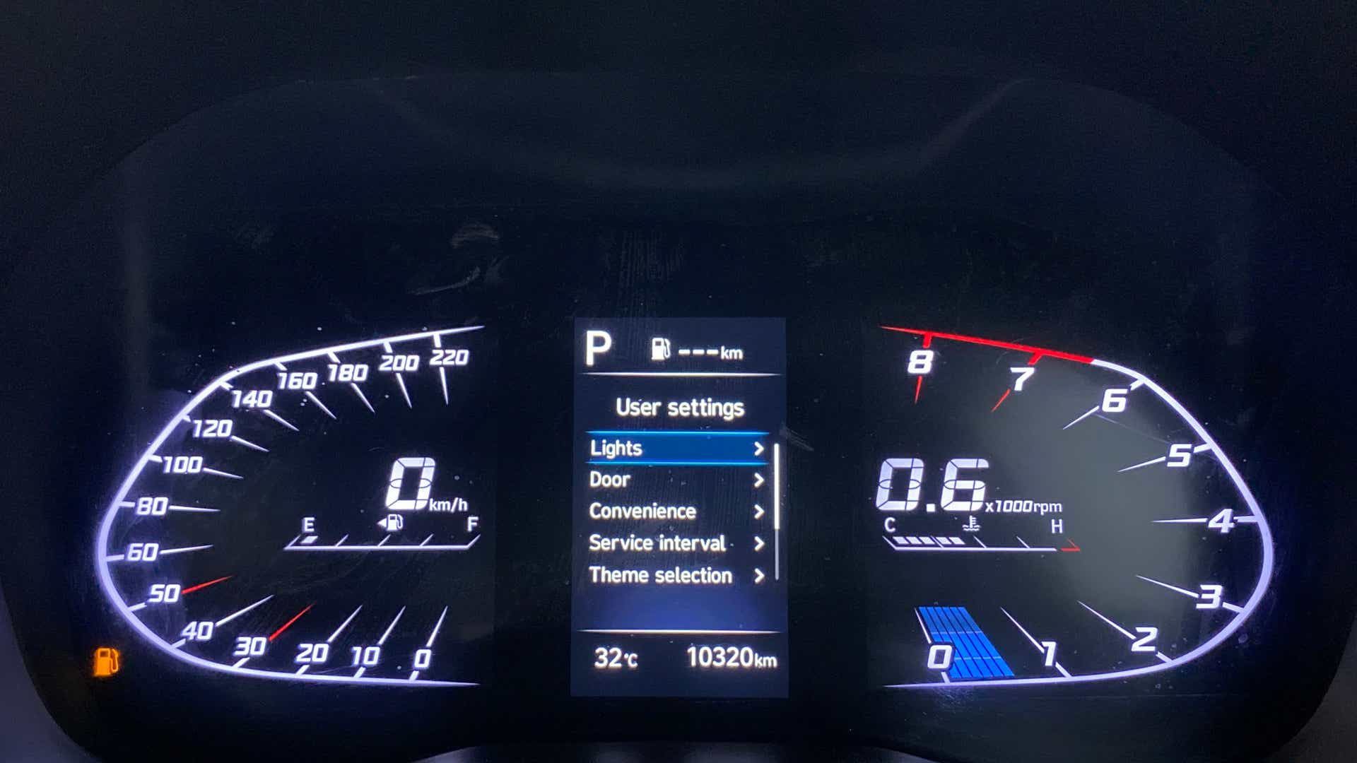 Instrument cluster and dashboard display of a Hyundai Verna