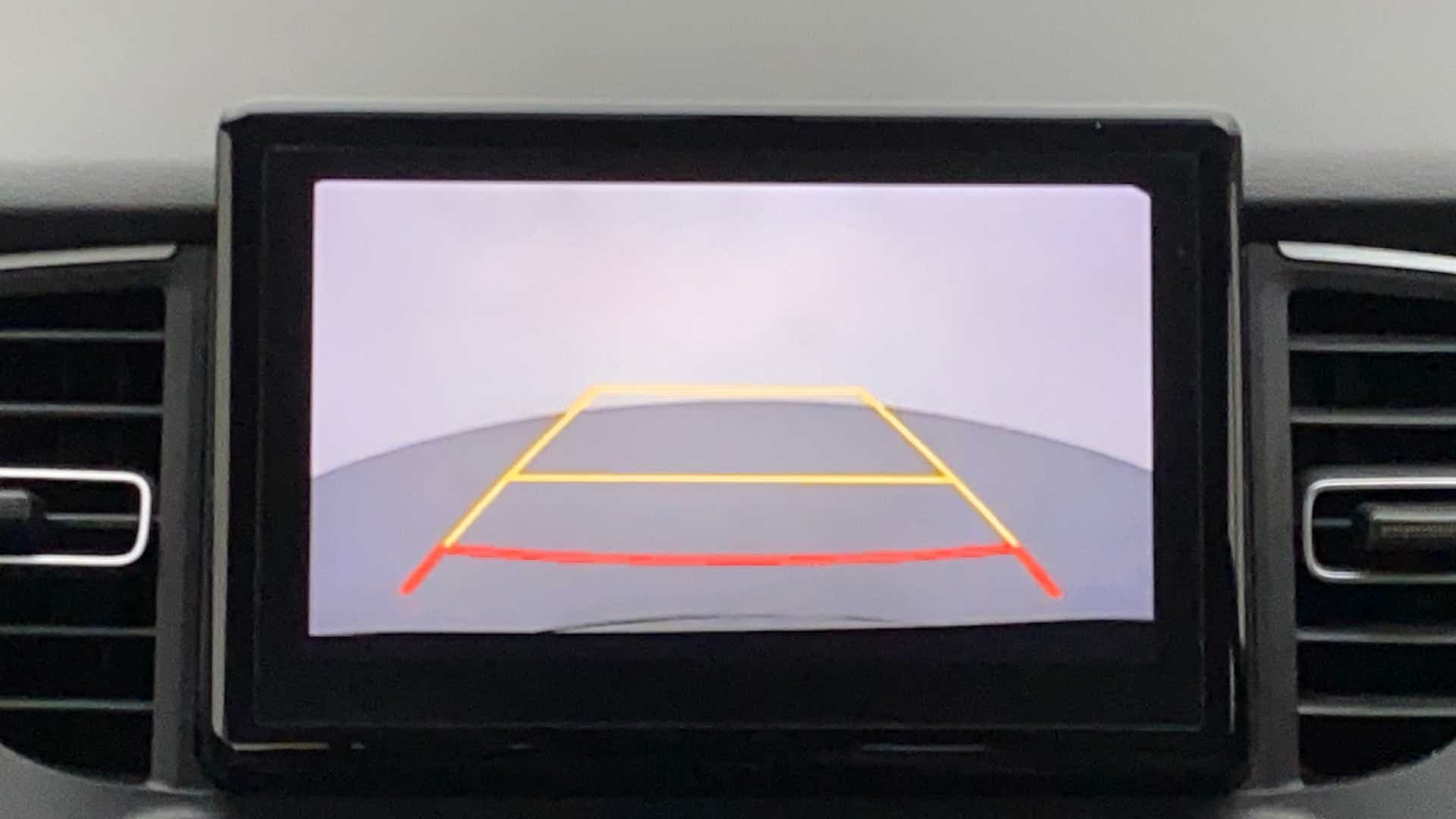 Reverse camera display of a Hyundai Verna