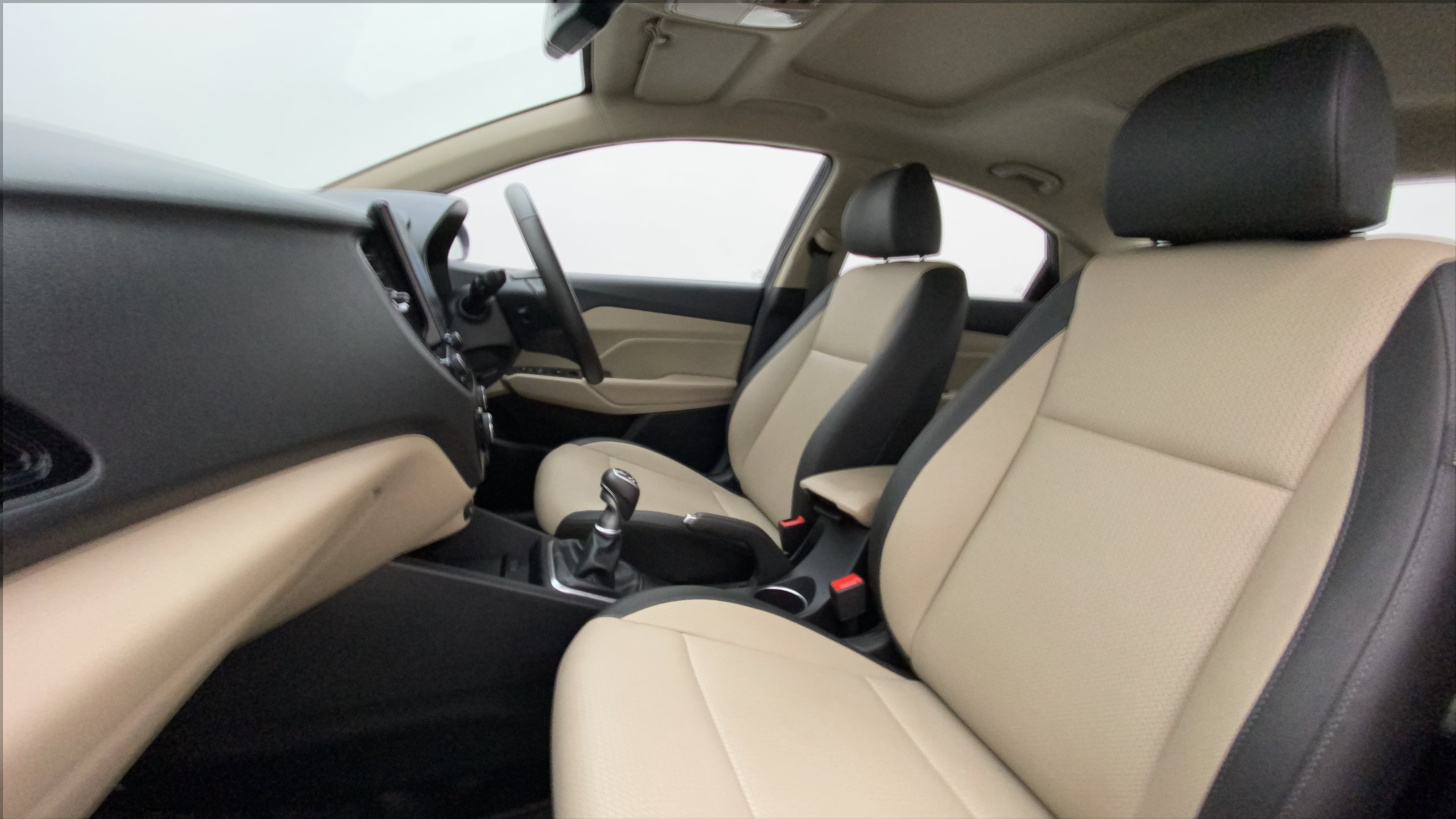 Front interior view of a Hyundai Verna
