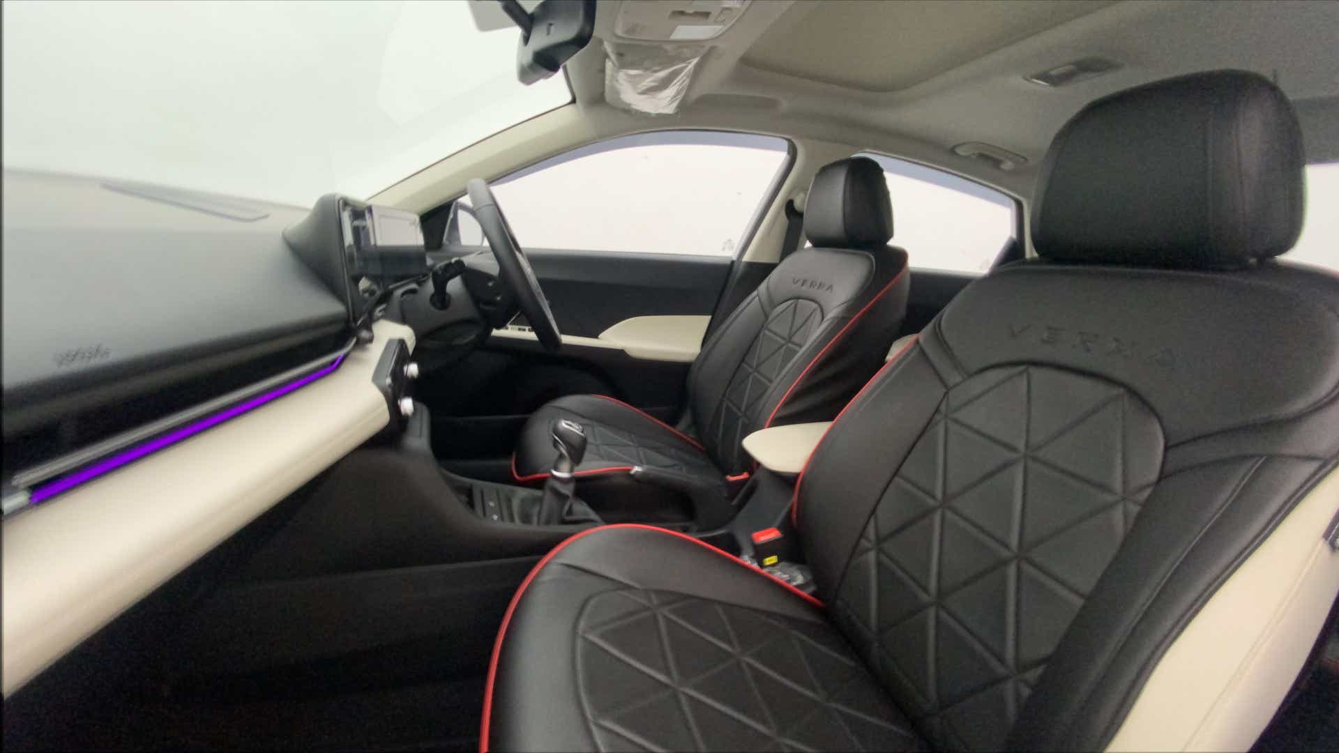 Front interior view of a Hyundai Verna