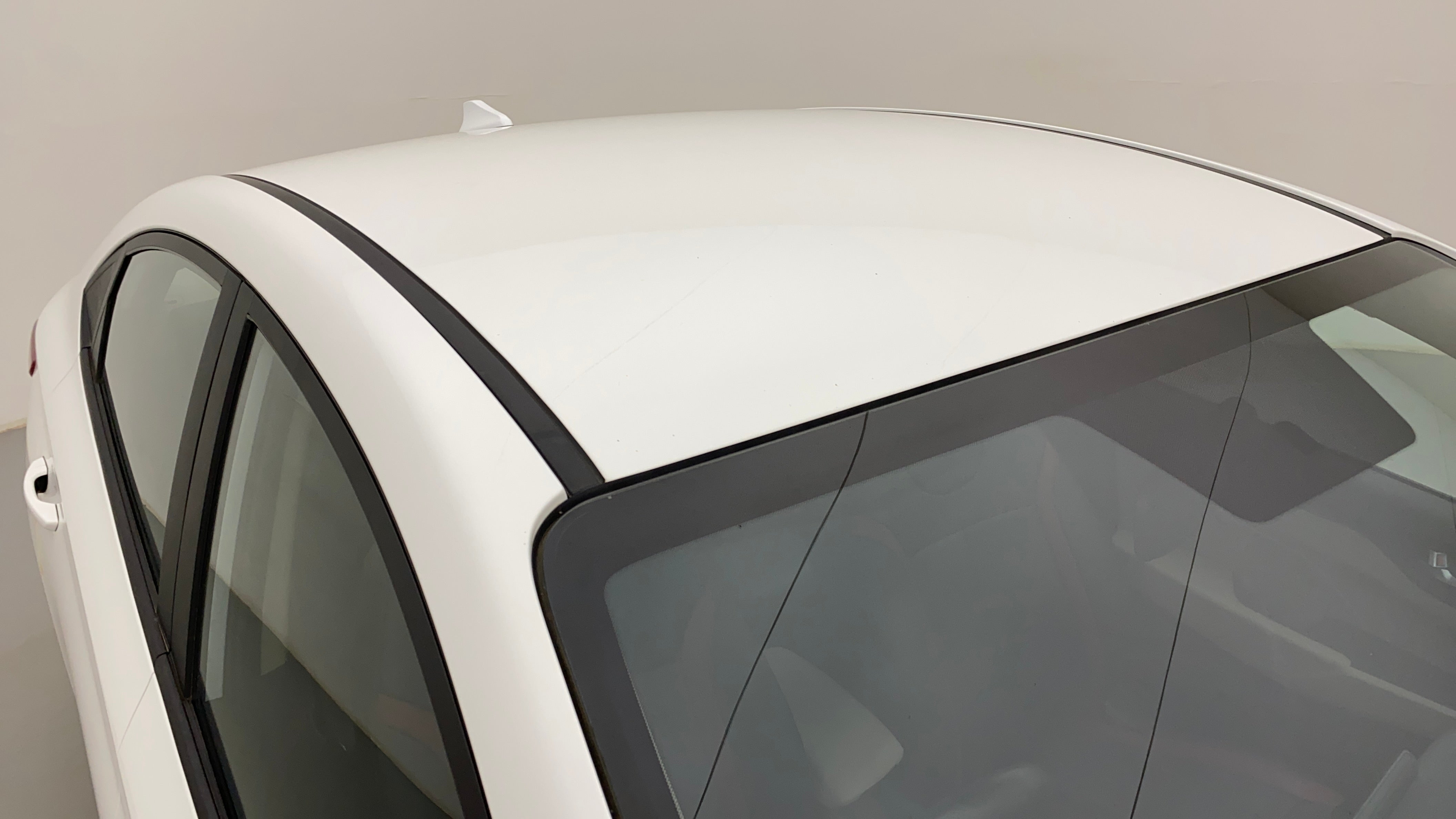 Roof view of a Hyundai Verna