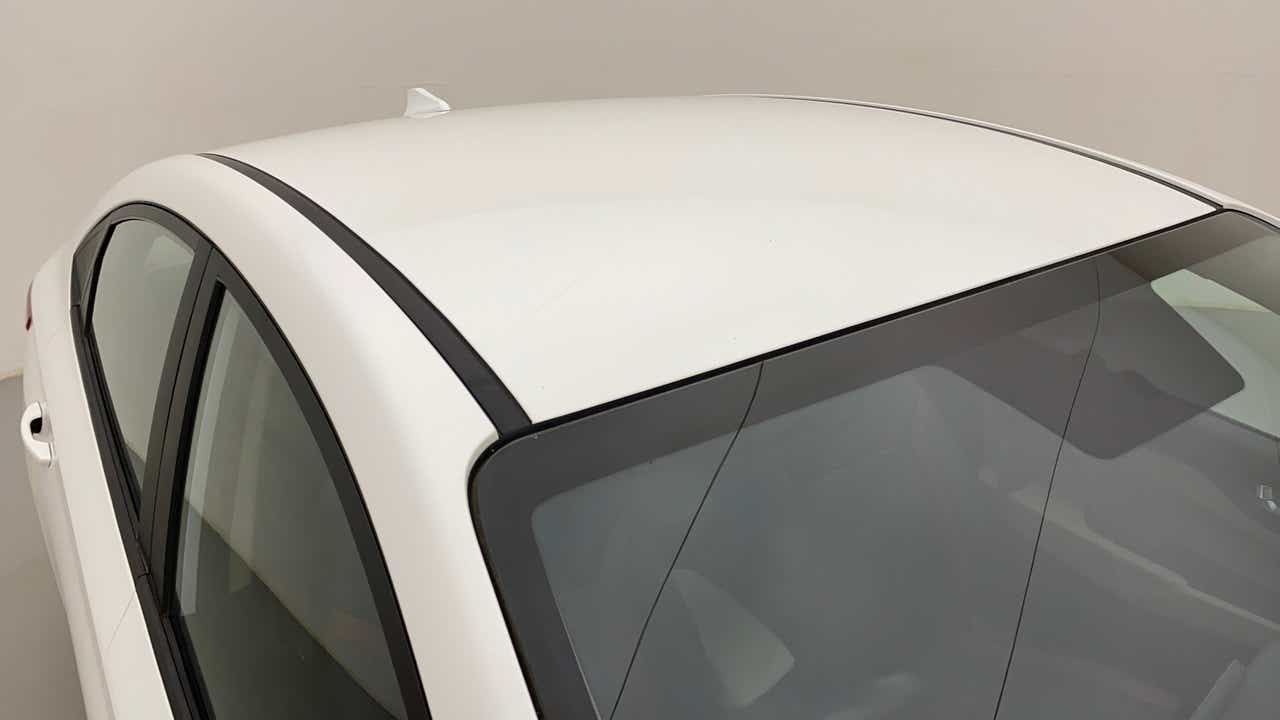 Roof view of a Hyundai Verna