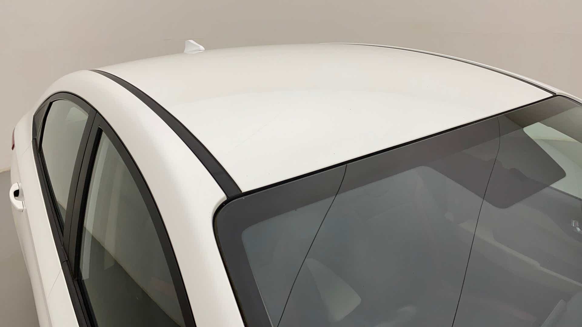 Roof view of a Hyundai Verna