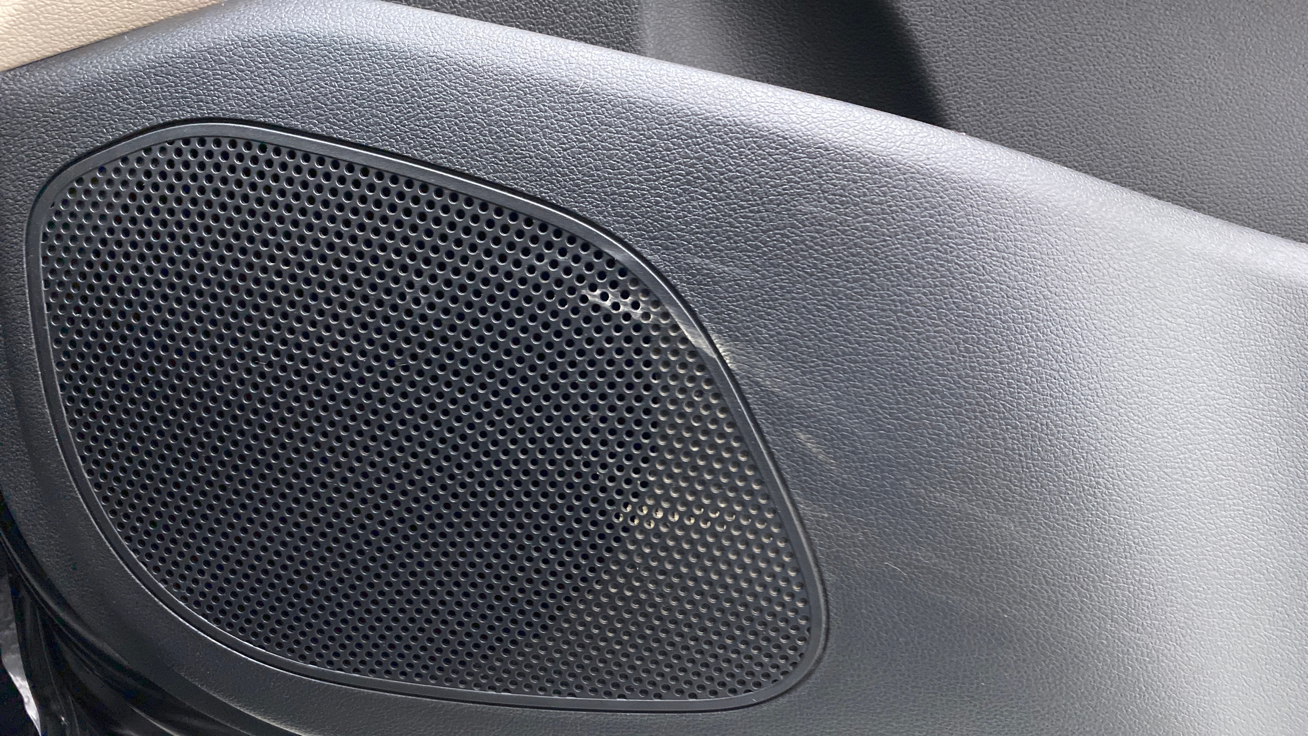 Speaker grille close-up of a Hyundai Verna