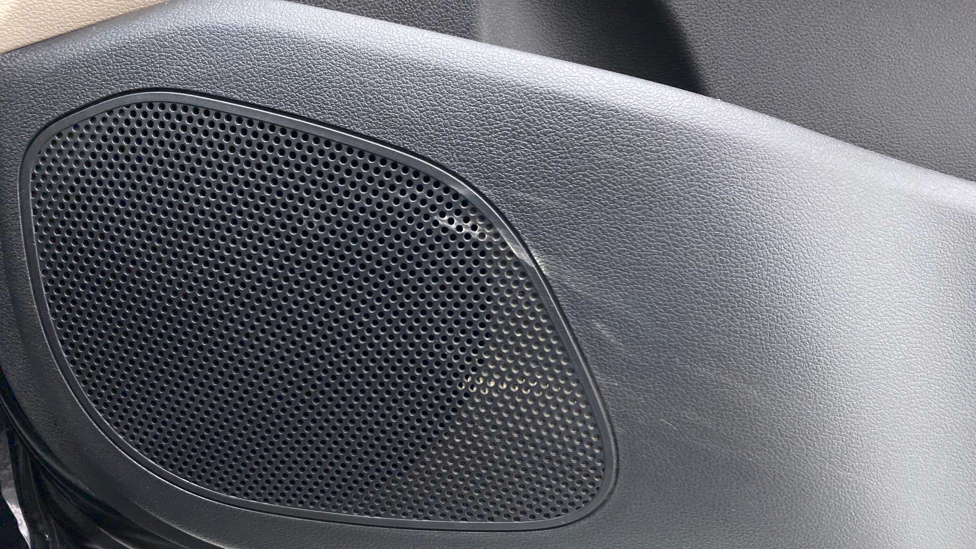 Speaker grille close-up of a Hyundai Verna