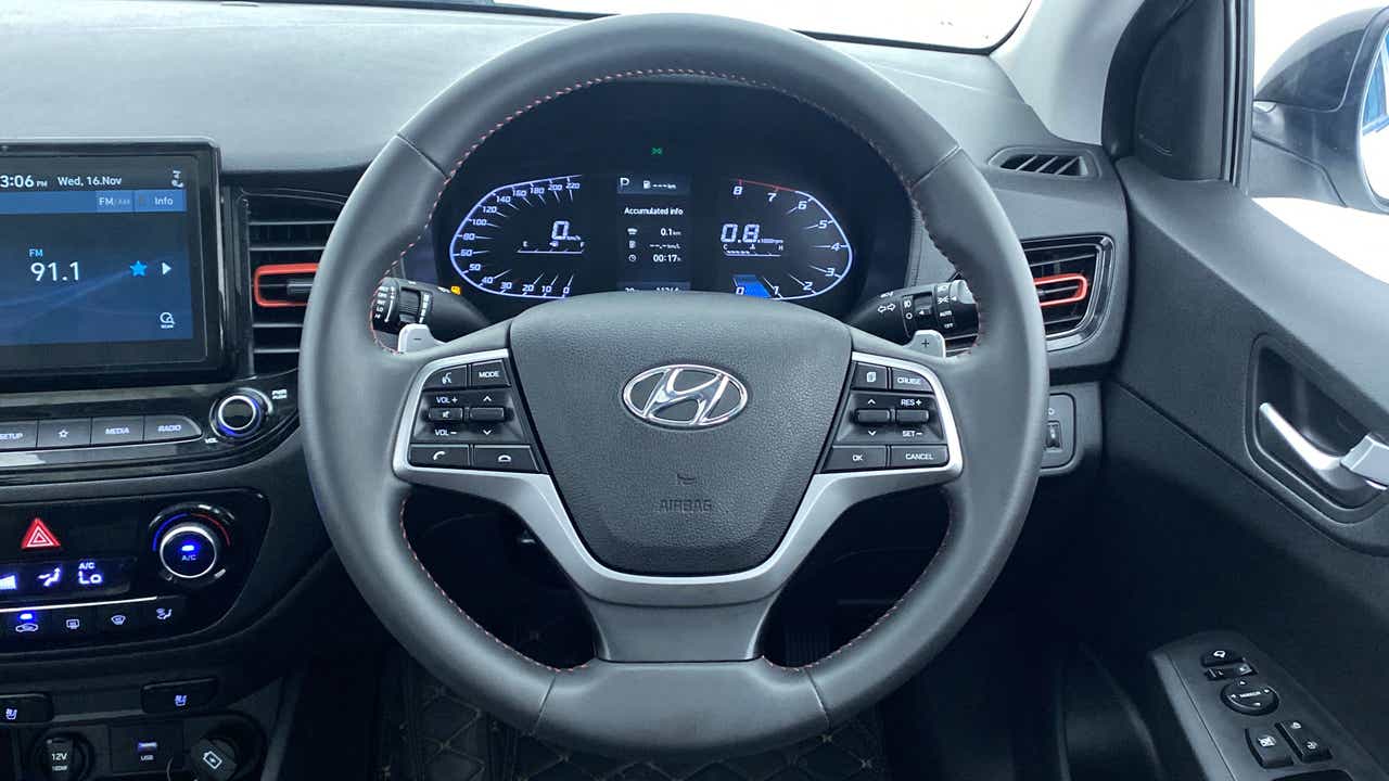 Steering wheel and dashboard of a Hyundai Verna