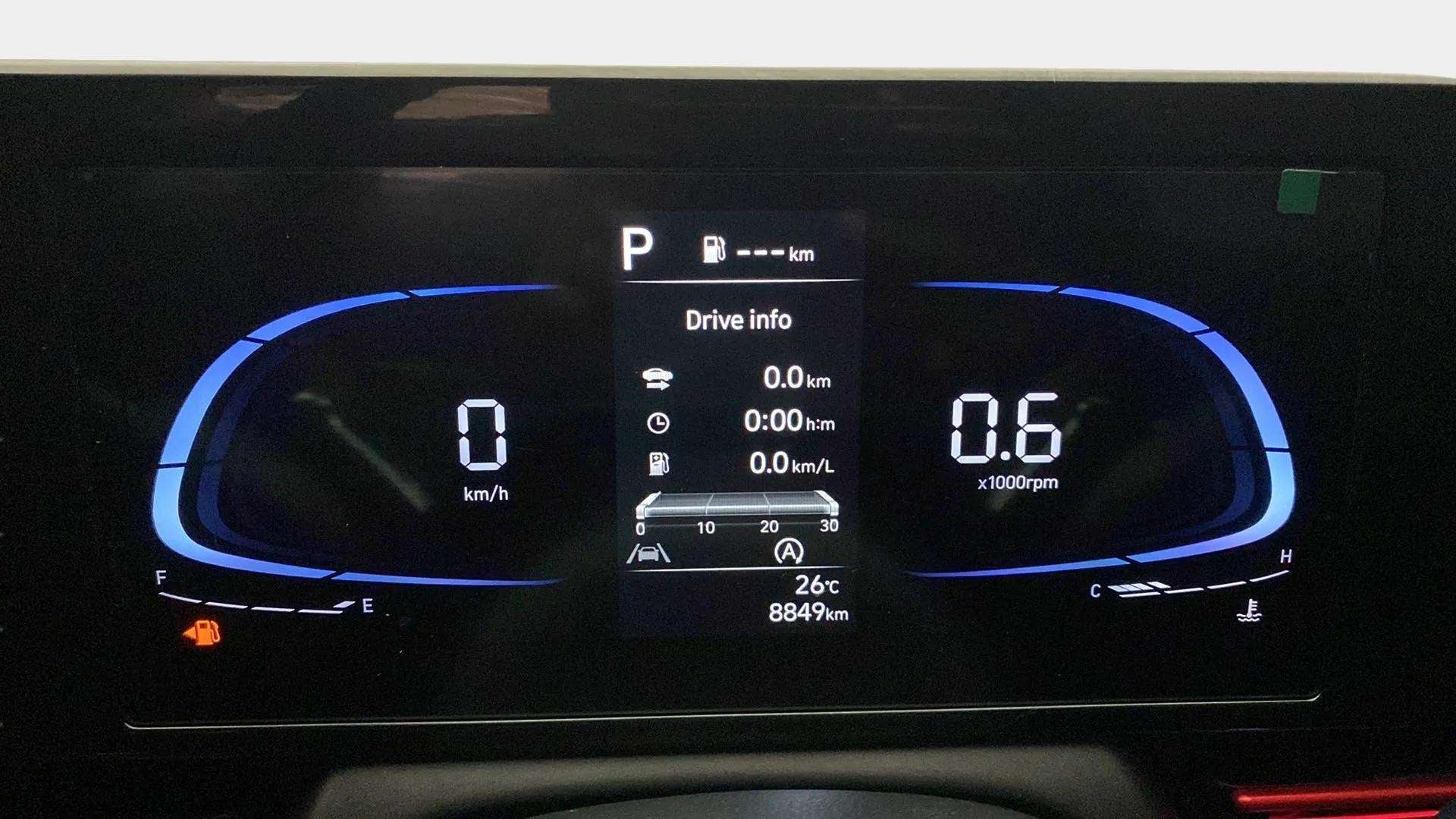 Instrument cluster display of a Hyundai Verna