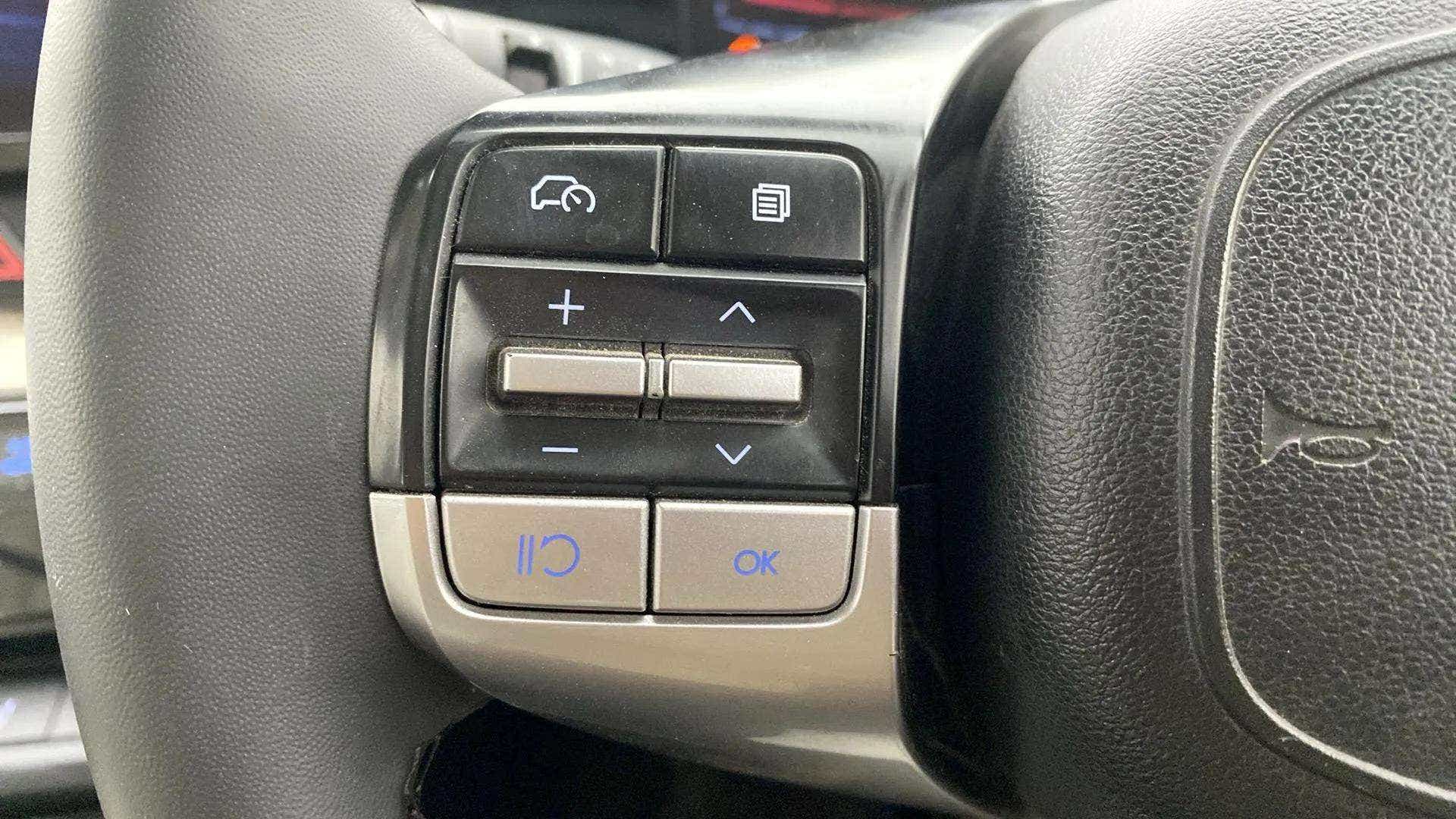 Steering wheel control buttons of a Hyundai Verna