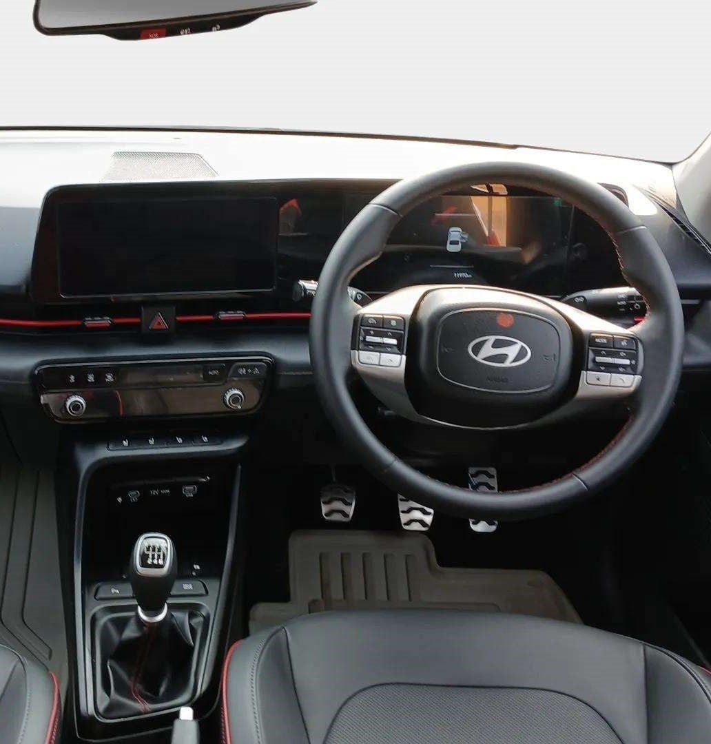 Dashboard and steering wheel of a Hyundai Verna