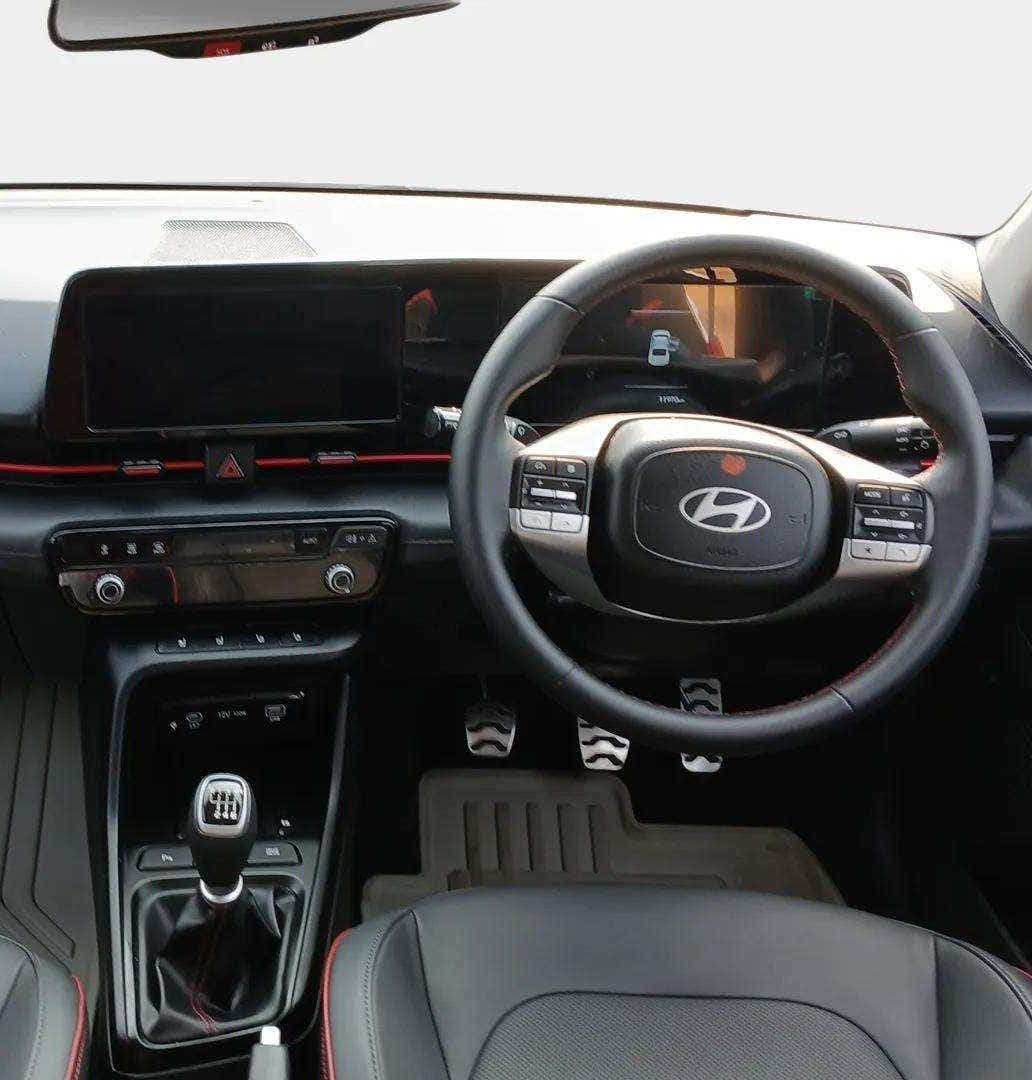 Dashboard and steering wheel of a Hyundai Verna