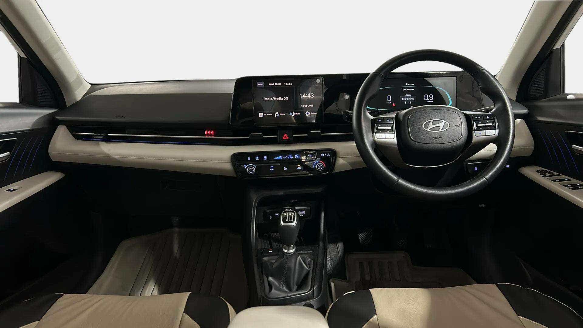Dashboard and steering wheel of a Hyundai Verna