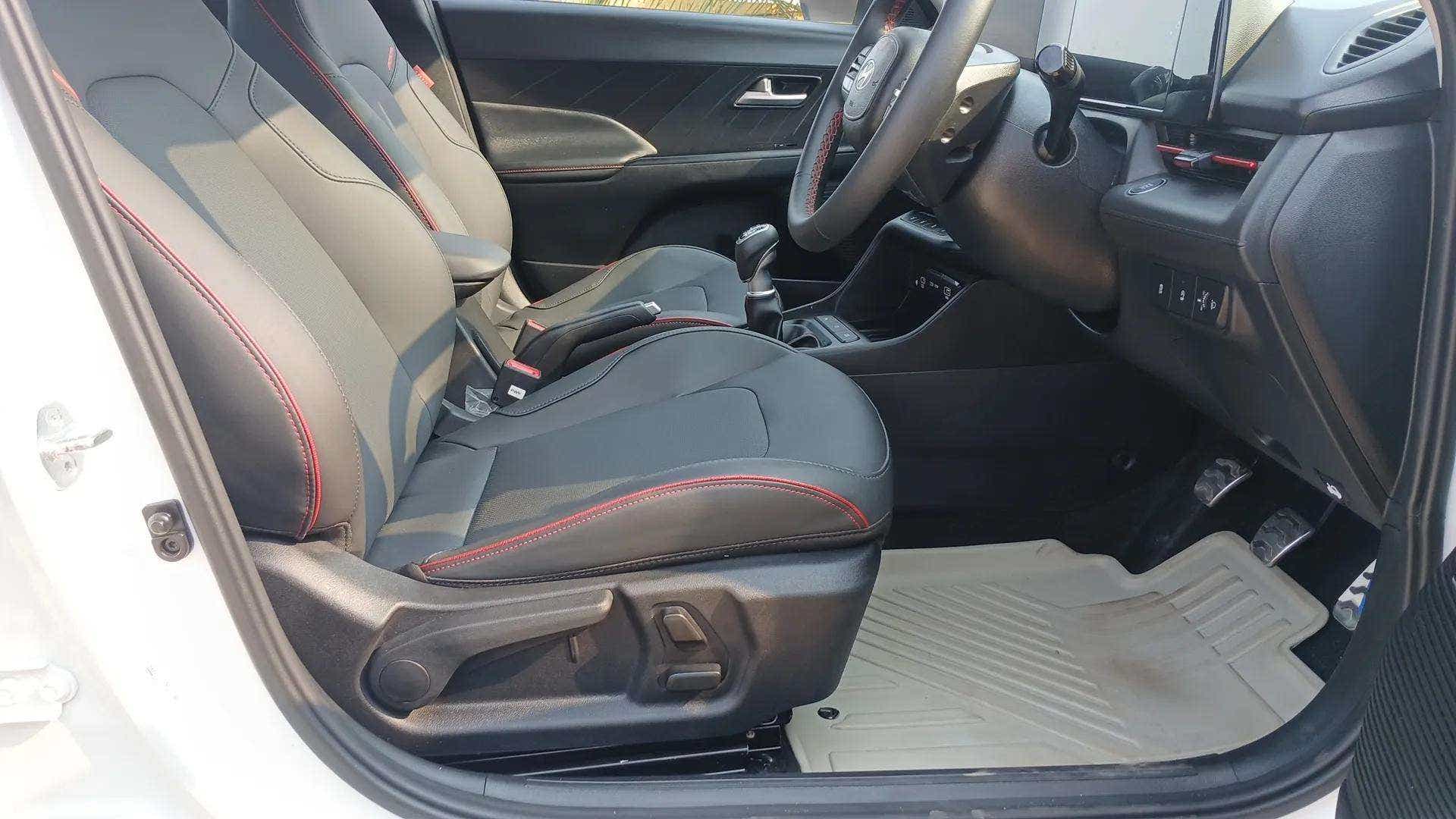 Front interior seats and dashboard of a Hyundai Verna