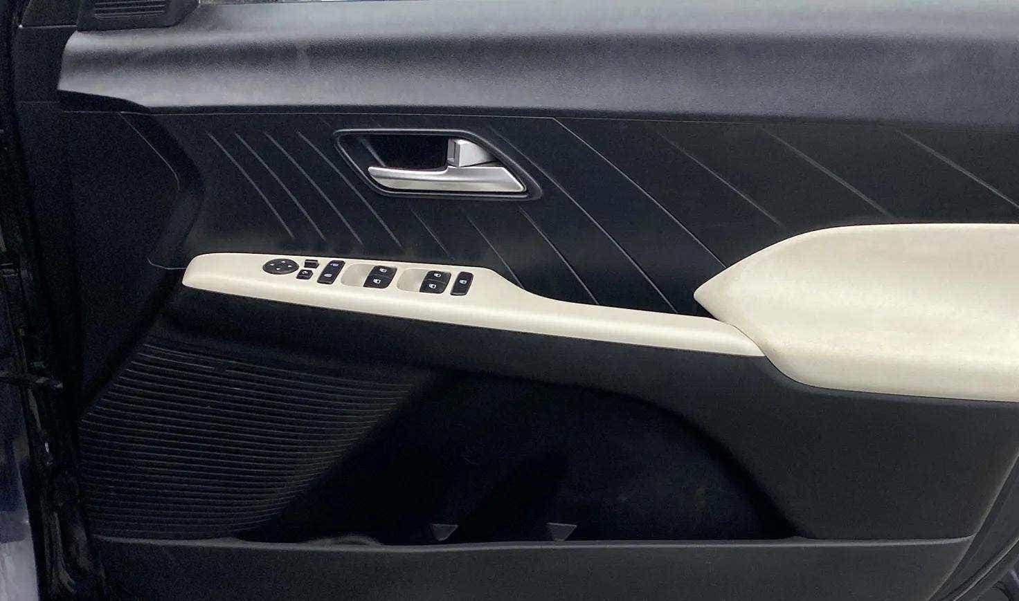 Driver side interior door panel of a Hyundai Verna