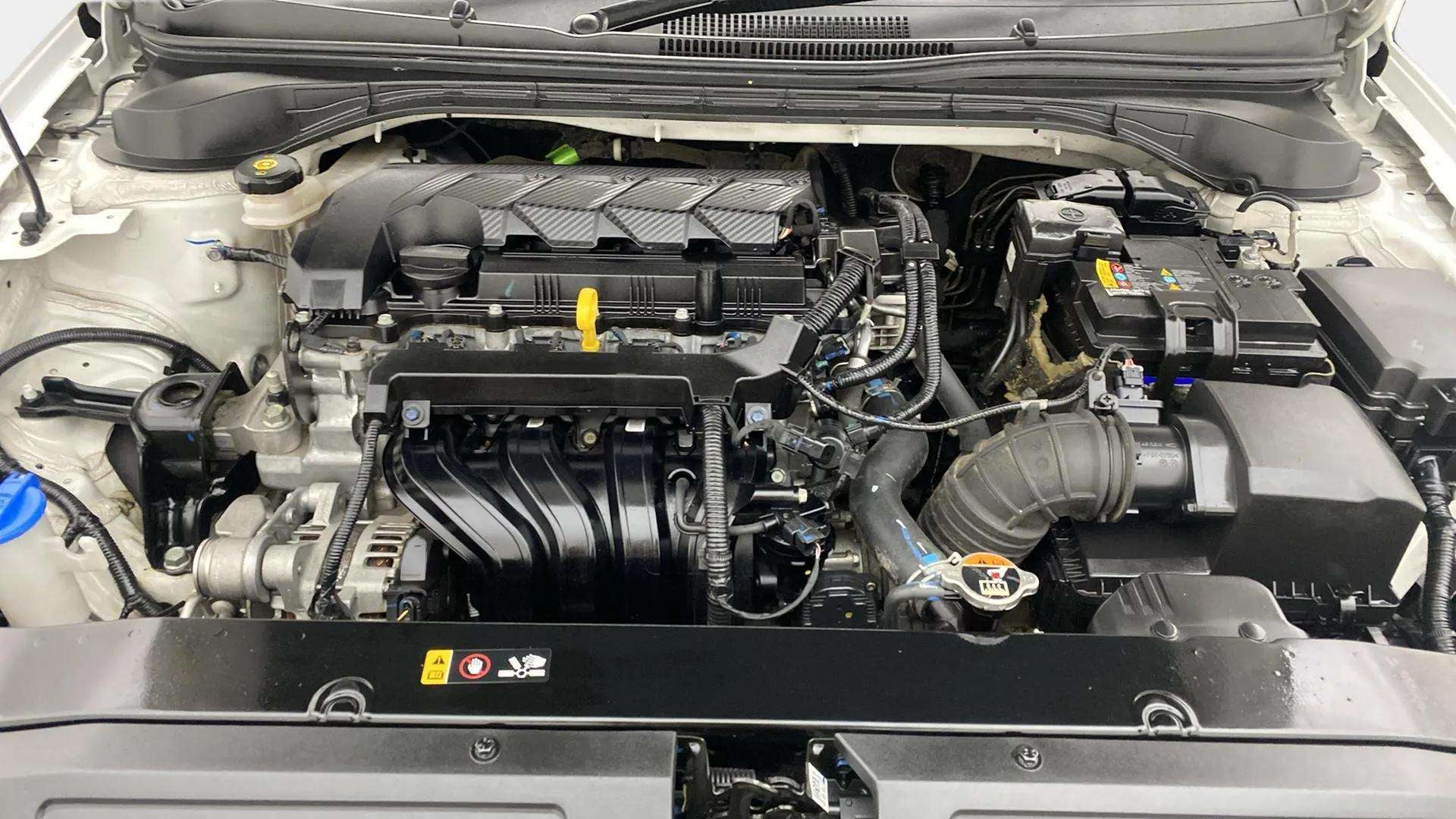 Engine bay view of a Hyundai Verna