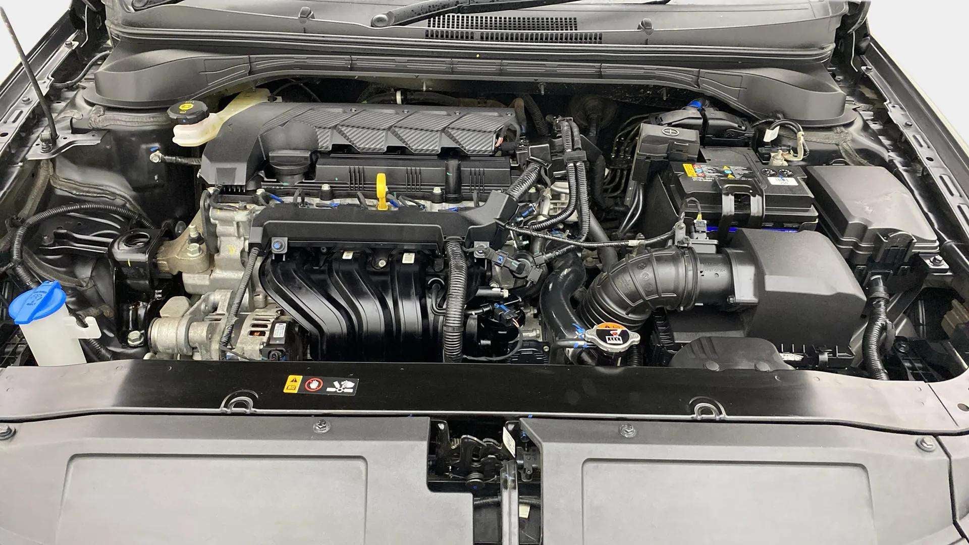 Engine bay view of a Hyundai Verna