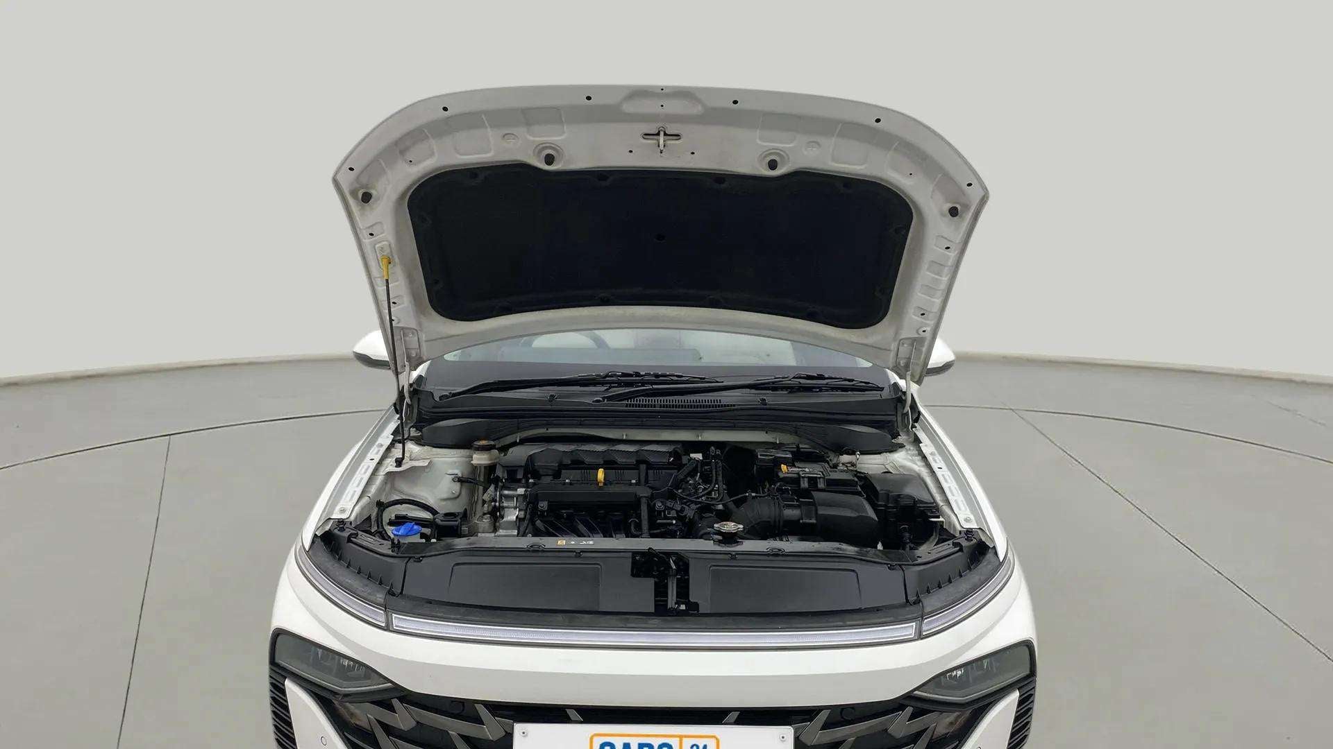 Engine bay view of a Hyundai Verna