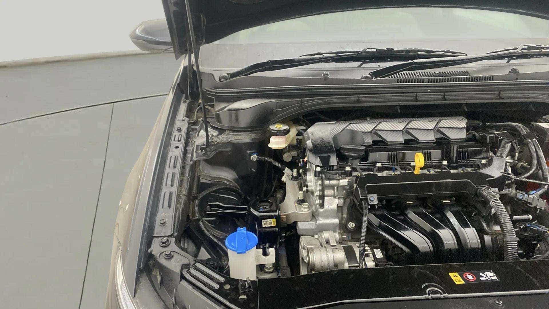 Engine bay view of a Hyundai Verna