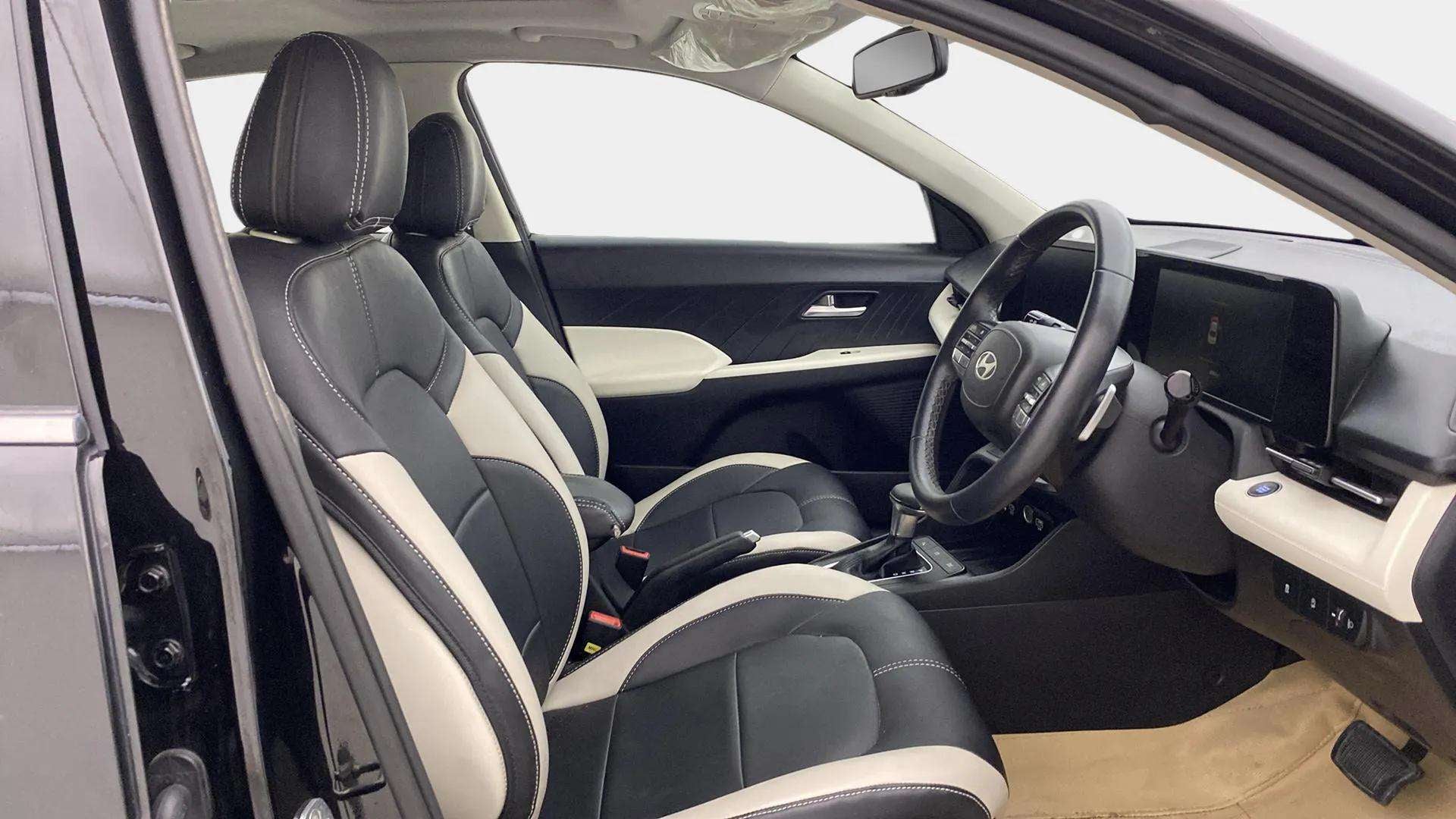 Front interior view of a Hyundai Verna