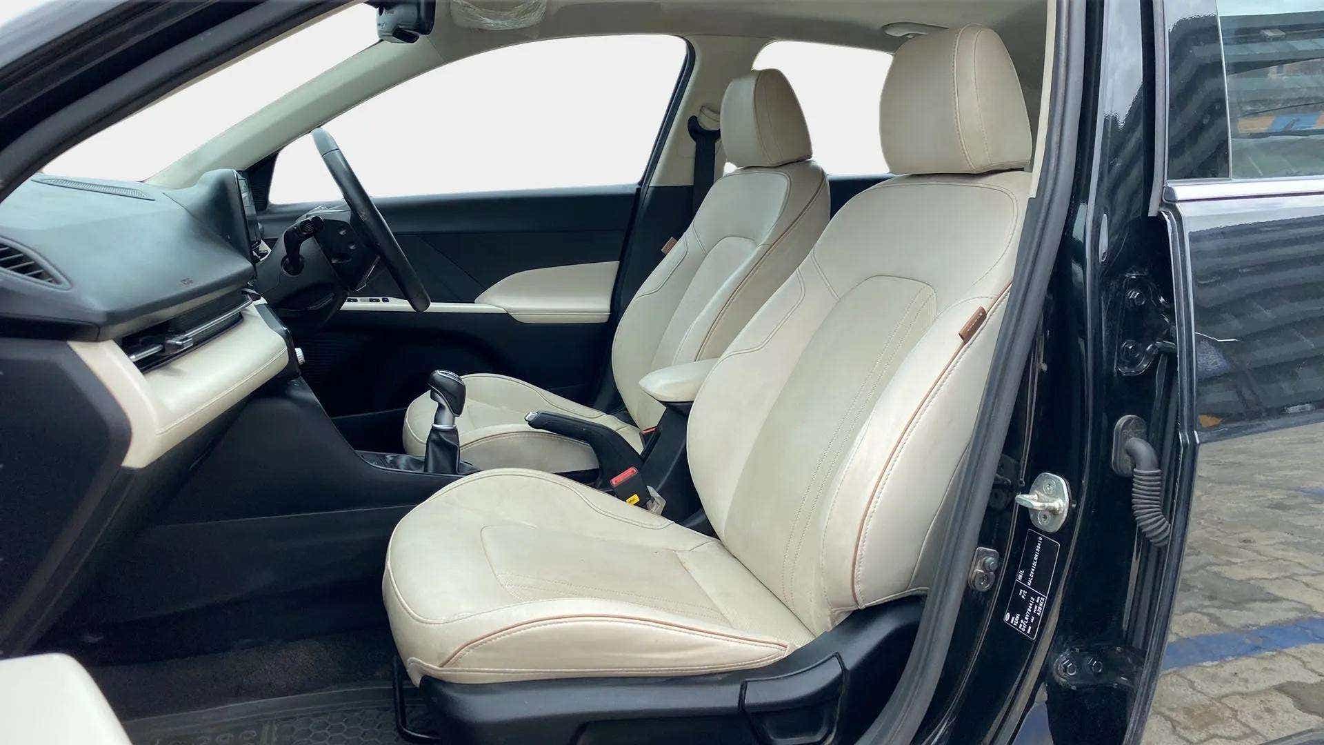 Front interior seats and dashboard of a Hyundai Verna