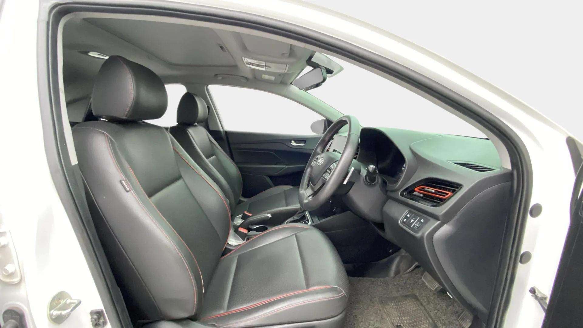 Front interior view of a Hyundai Verna